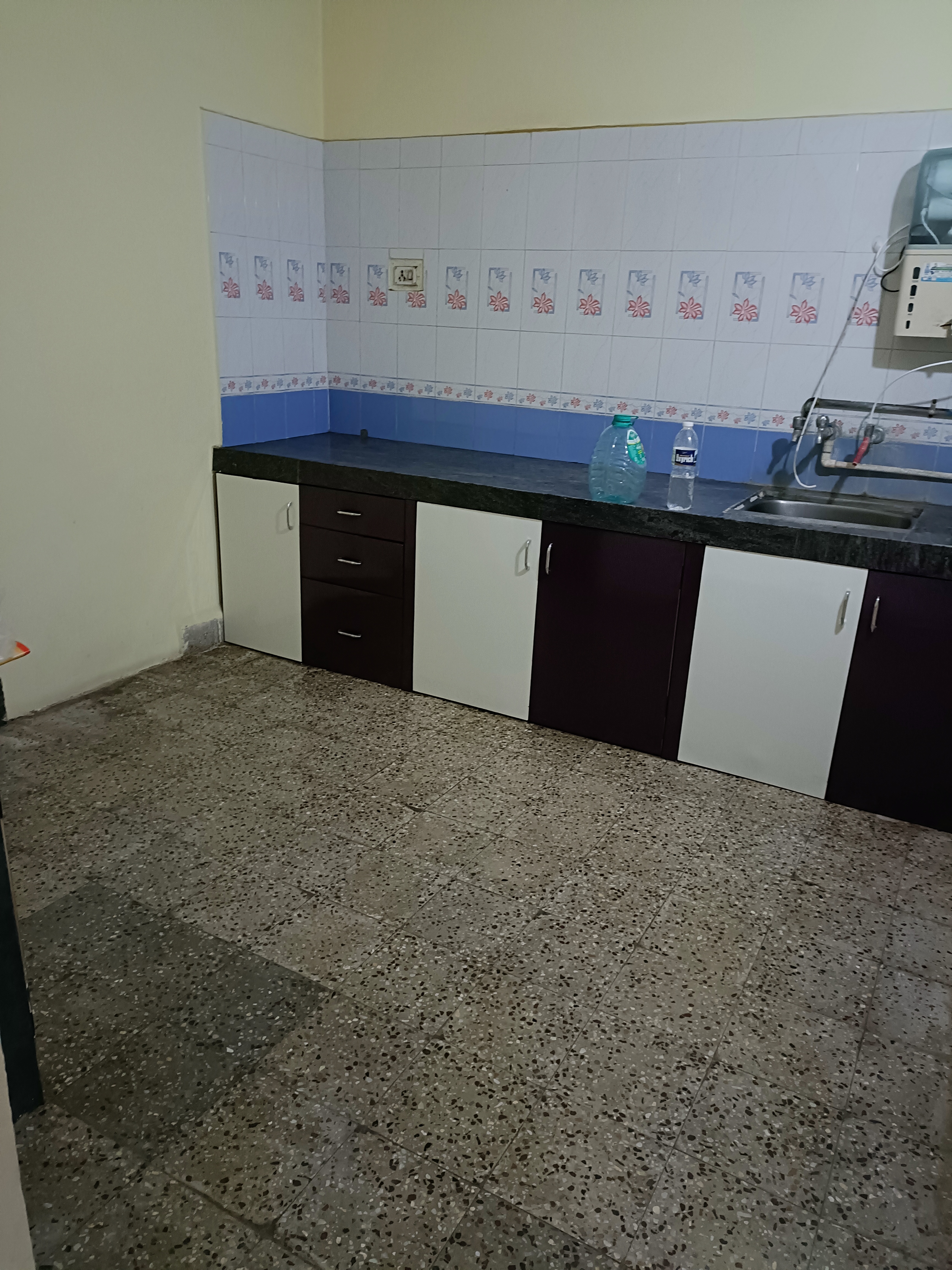 https://findmyroom-property-images-india.s3.ap-south-1.amazonaws.com/dlfer-1665908358958-14673.jpg