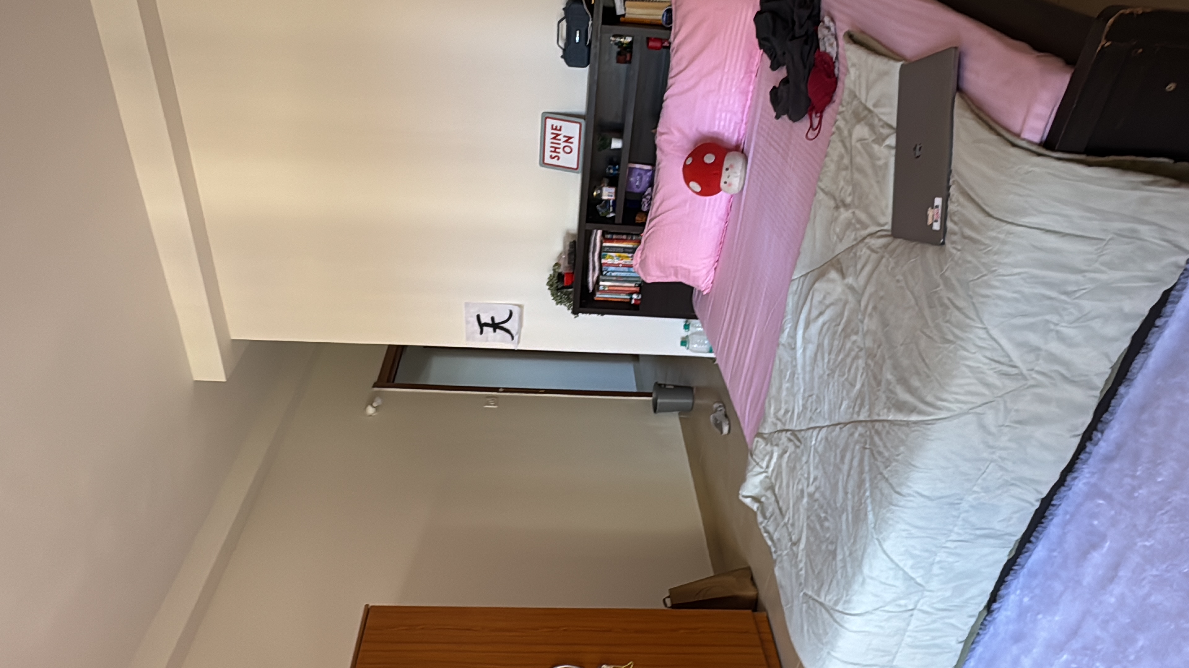 https://findmyroom-property-images-india.s3.ap-south-1.amazonaws.com/dpzpy-1739520835748-67852.jpeg