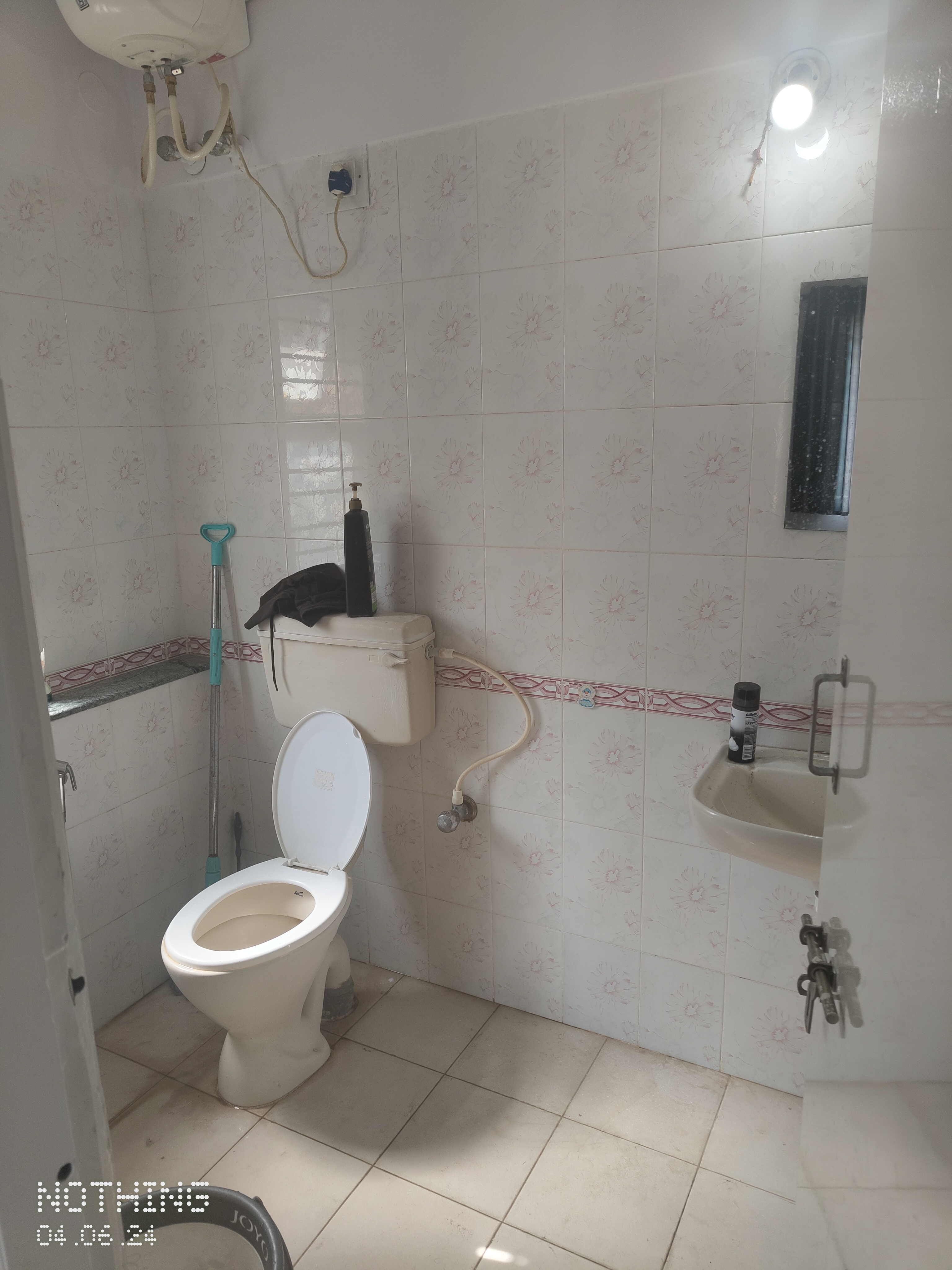 https://findmyroom-property-images-india.s3.ap-south-1.amazonaws.com/dqecv-1713648541705-56464.jpg