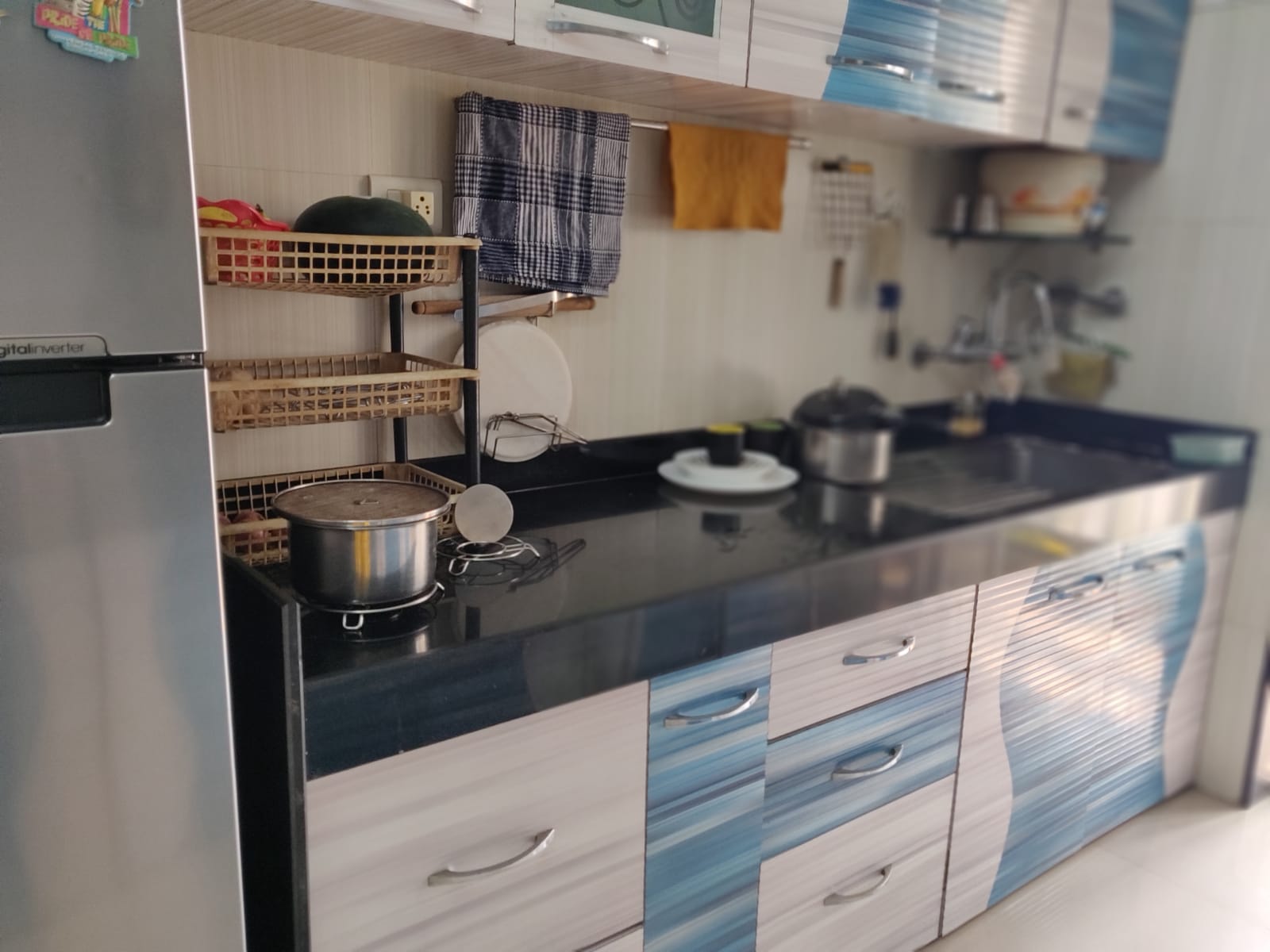https://findmyroom-property-images-india.s3.ap-south-1.amazonaws.com/drfrk-1744999879662-74371.jpeg