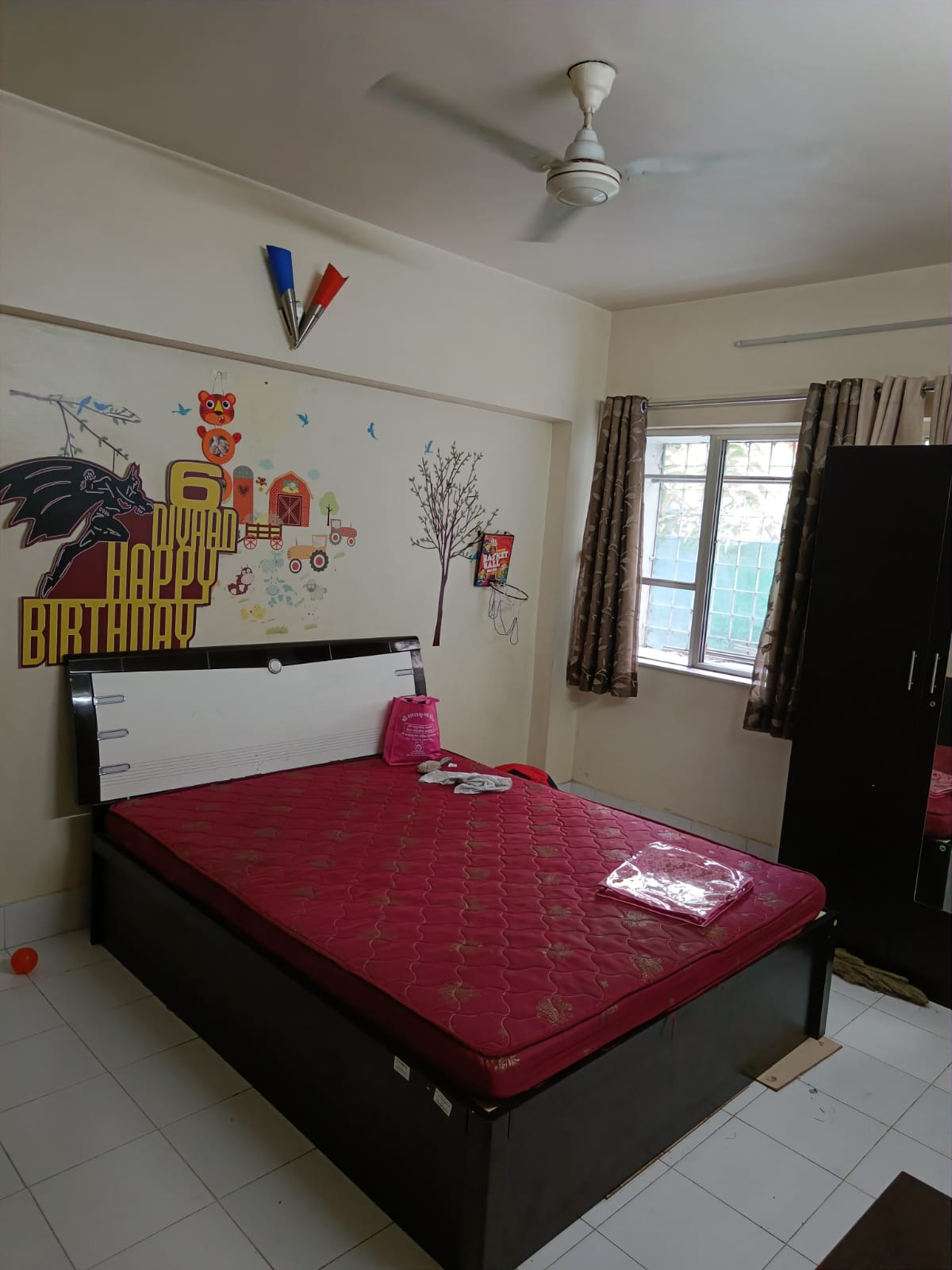 https://findmyroom-property-images-india.s3.ap-south-1.amazonaws.com/dskyg-1713903916760-11405.jpg