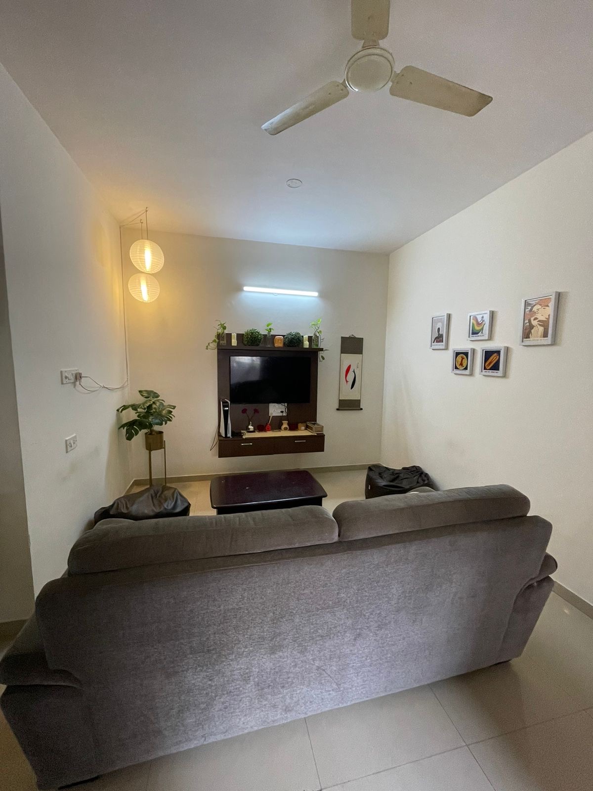 https://findmyroom-property-images-india.s3.ap-south-1.amazonaws.com/duckc-1720253477895-25782.JPG