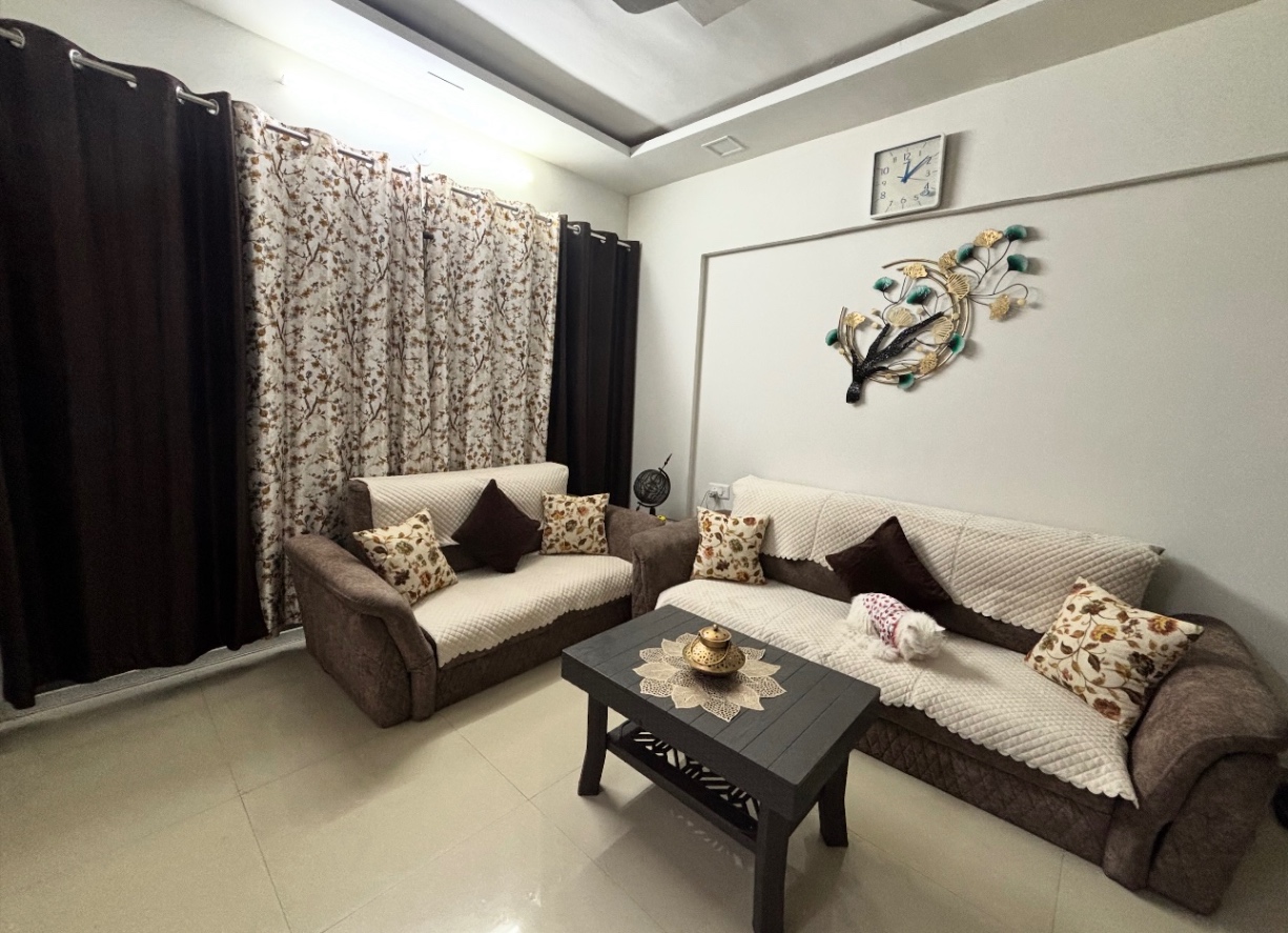 https://findmyroom-property-images-india.s3.ap-south-1.amazonaws.com/dutok-1760424877508-62752