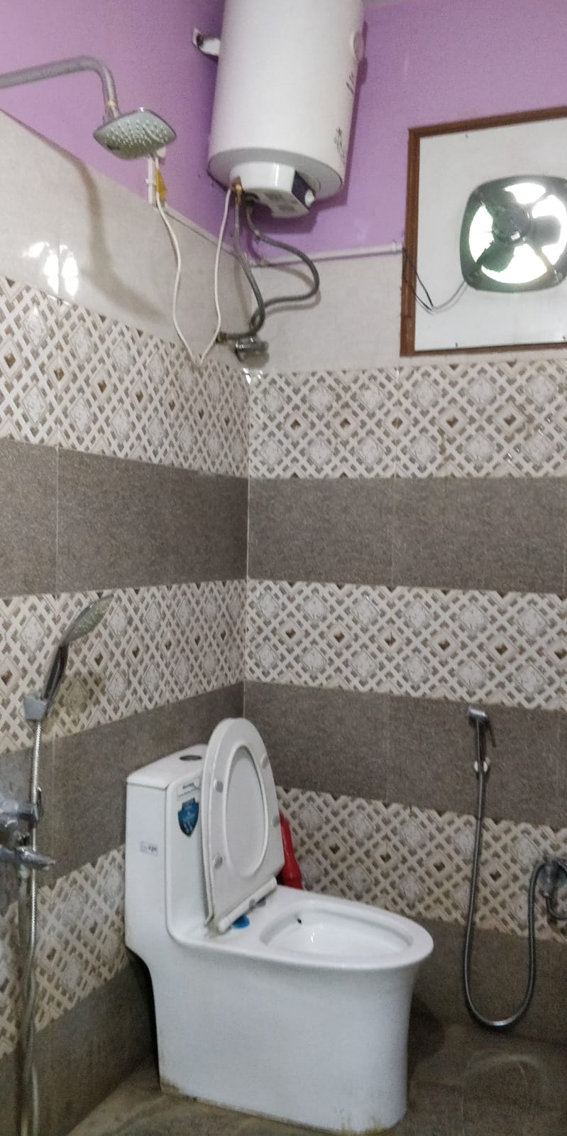 https://findmyroom-property-images-india.s3.ap-south-1.amazonaws.com/dvlfx-1704258178576-71301.jpg