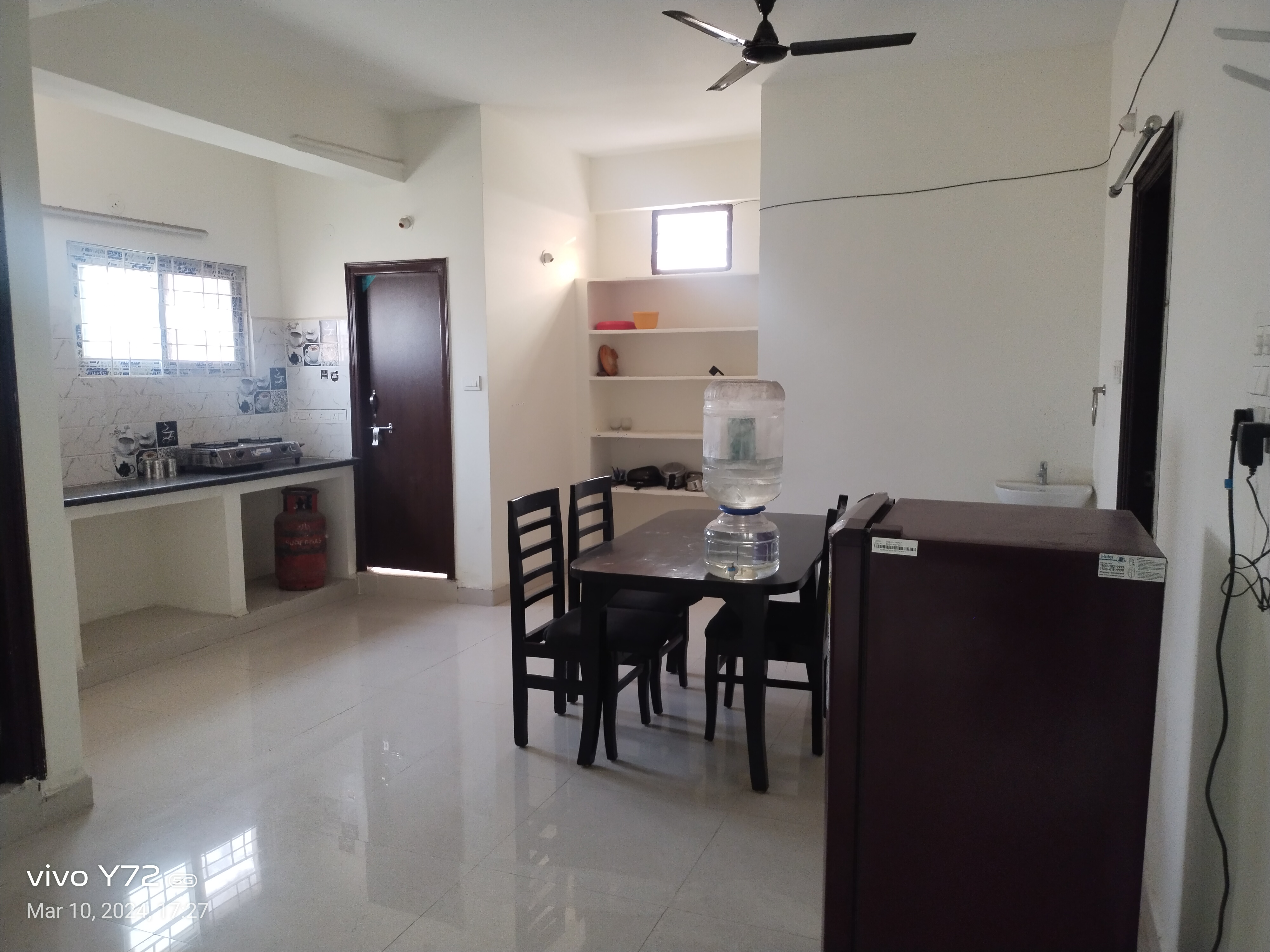 https://findmyroom-property-images-india.s3.ap-south-1.amazonaws.com/dvqoc-1710489741127-82740.jpg