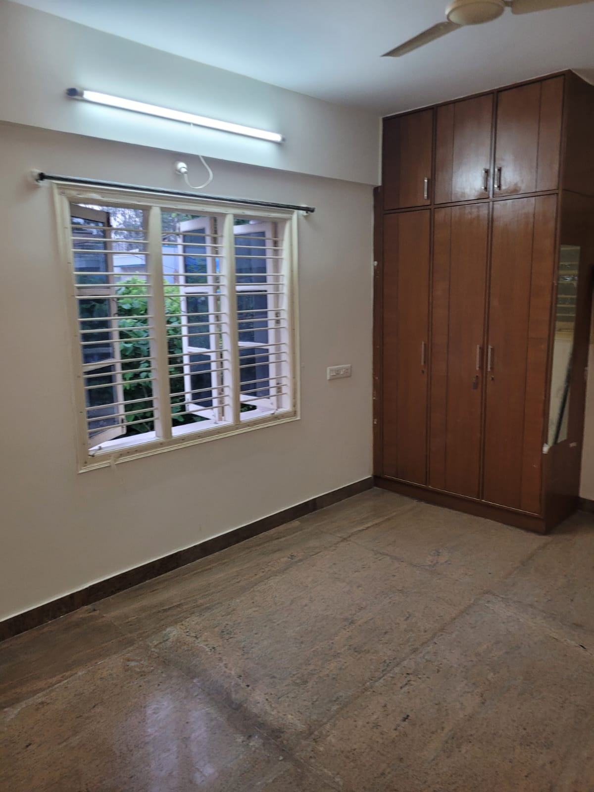 https://findmyroom-property-images-india.s3.ap-south-1.amazonaws.com/dvvcg-1710157487923-04344.jpg