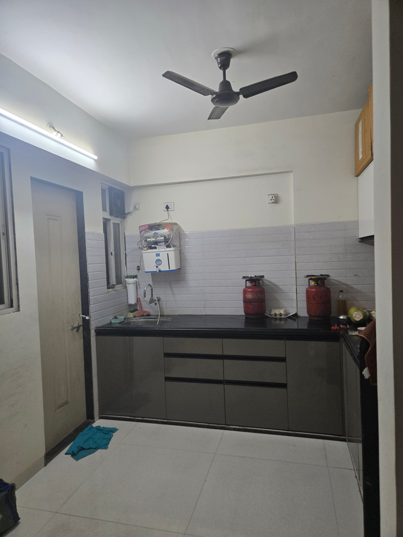 https://findmyroom-property-images-india.s3.ap-south-1.amazonaws.com/dyhcw-1762606259663-81322