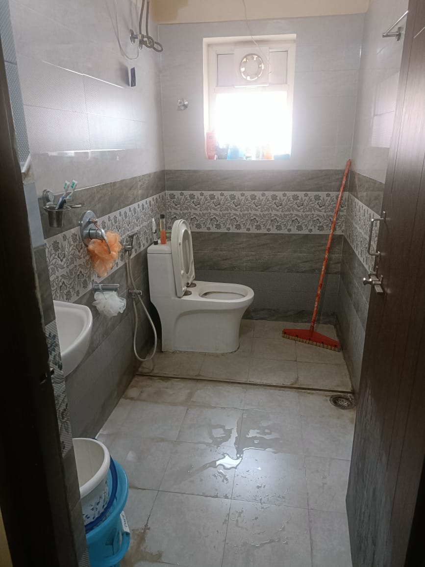 https://findmyroom-property-images-india.s3.ap-south-1.amazonaws.com/dznqo-1733121405319-52631.jpg