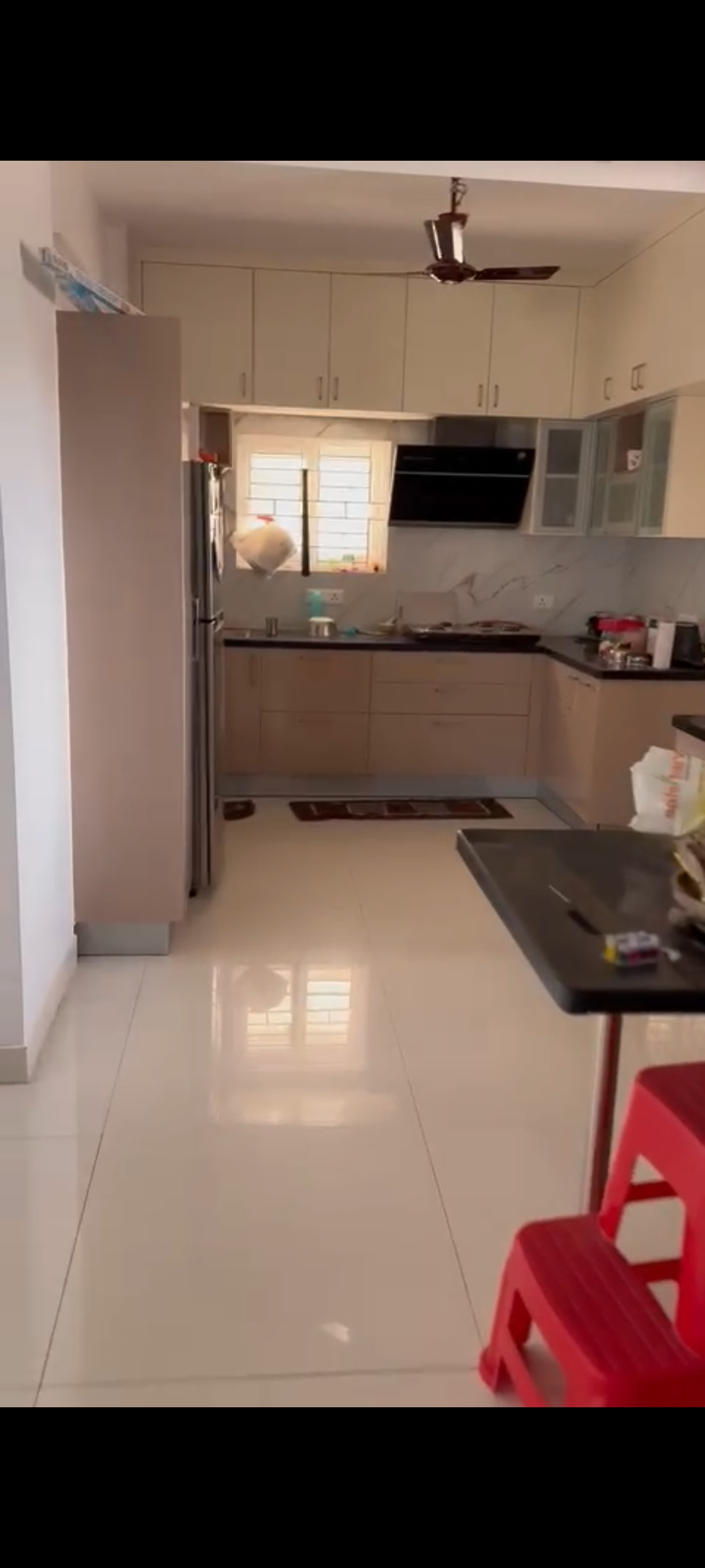 https://findmyroom-property-images-india.s3.ap-south-1.amazonaws.com/eclly-1701400387404-52666.jpg