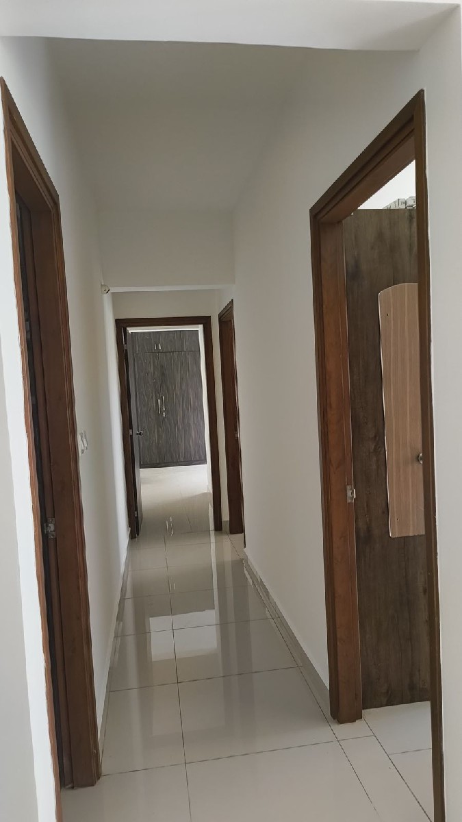 https://findmyroom-property-images-india.s3.ap-south-1.amazonaws.com/ecnll-1744457216771-41172.jpg