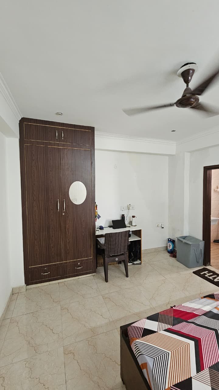 https://findmyroom-property-images-india.s3.ap-south-1.amazonaws.com/ecwxk-1763621137119-40133