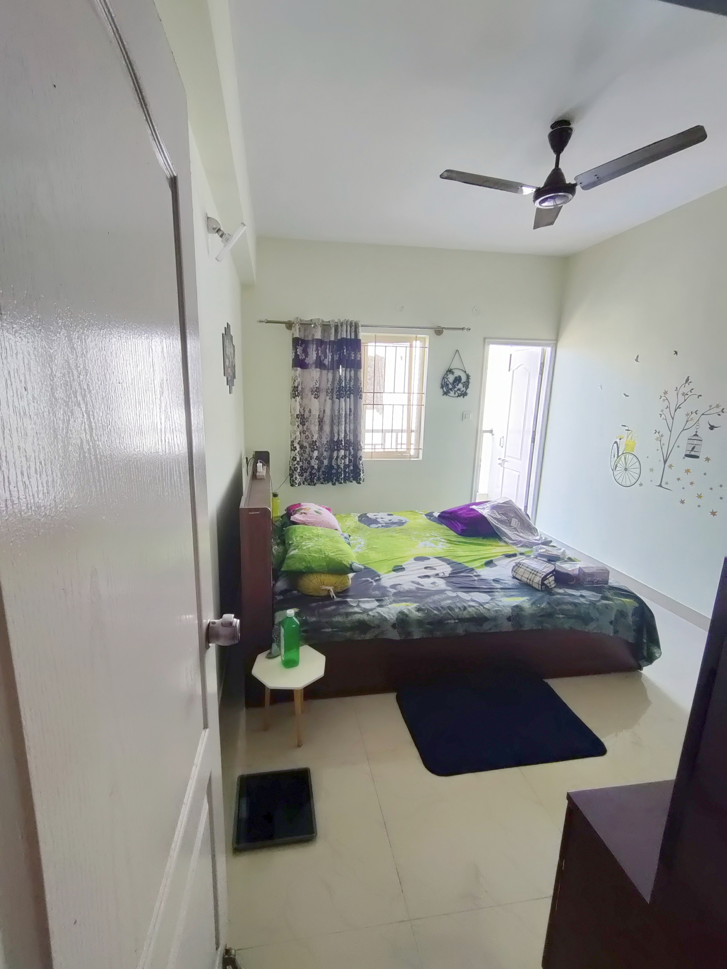 https://findmyroom-property-images-india.s3.ap-south-1.amazonaws.com/eeaiu-1706635963167-78078.jpg