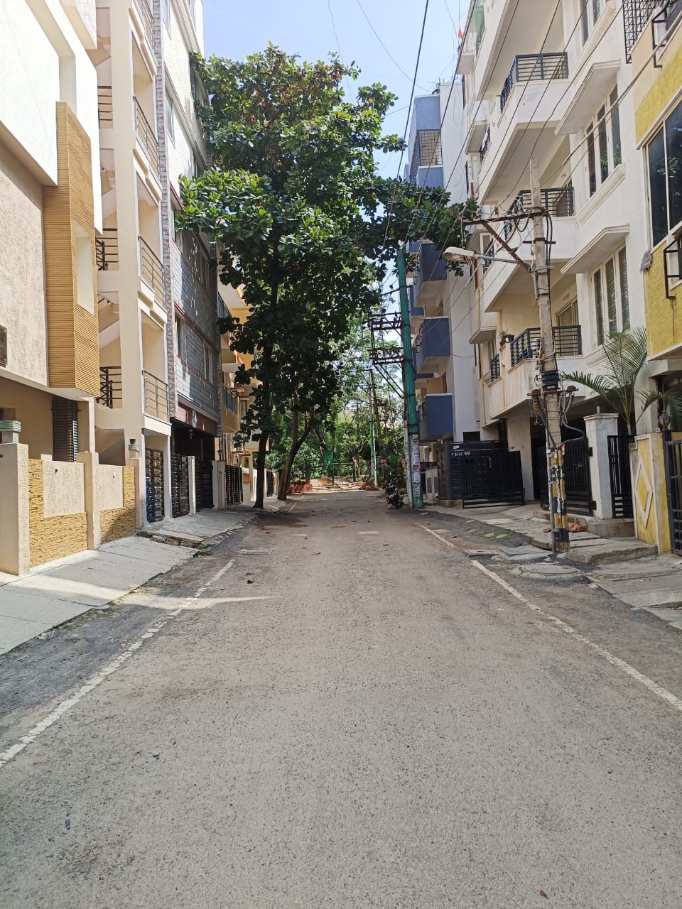 https://findmyroom-property-images-india.s3.ap-south-1.amazonaws.com/efhqi-1737364386224-15132.jpg