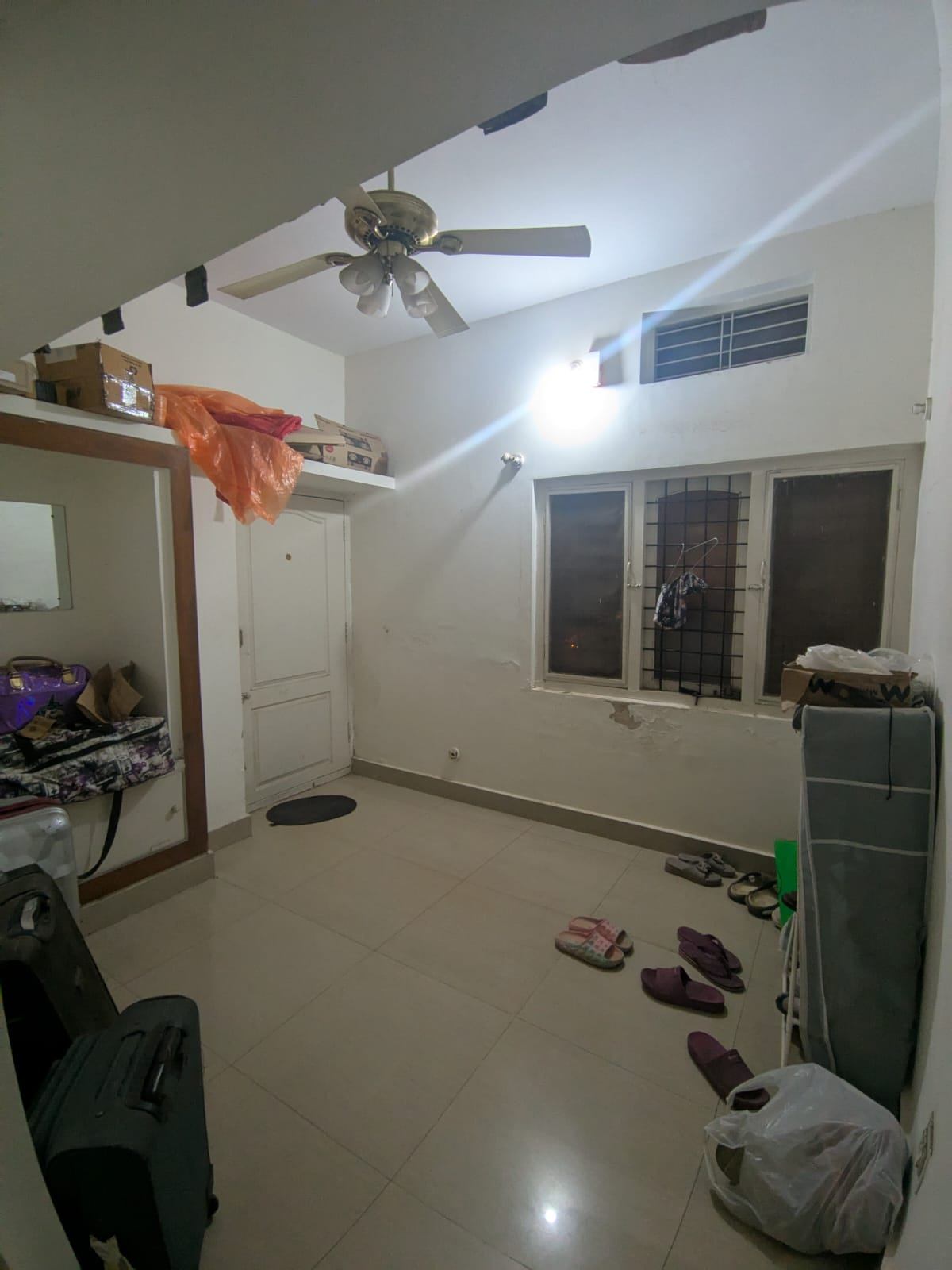 https://findmyroom-property-images-india.s3.ap-south-1.amazonaws.com/ehowu-1767605535303-53734