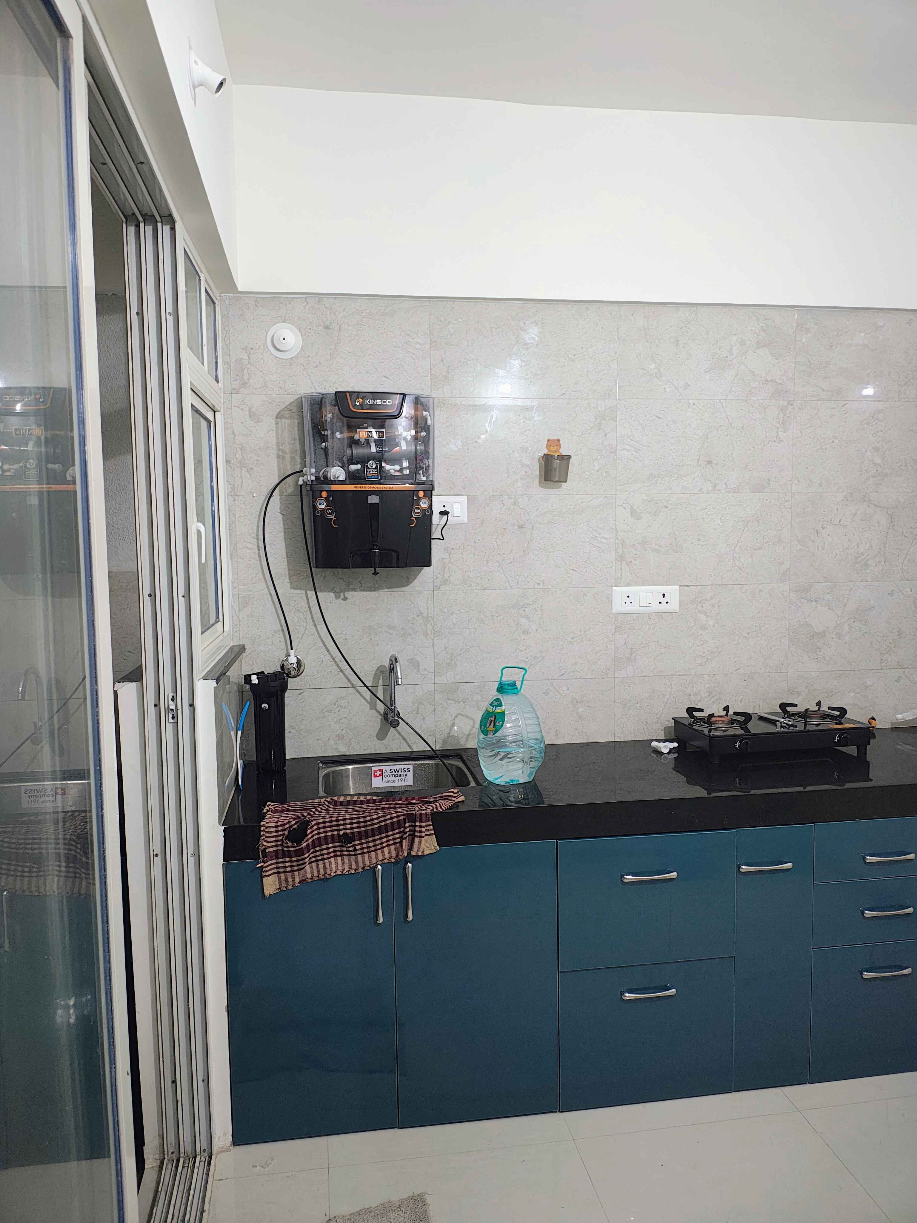 https://findmyroom-property-images-india.s3.ap-south-1.amazonaws.com/ehwoo-1759119346286-20286.jpg