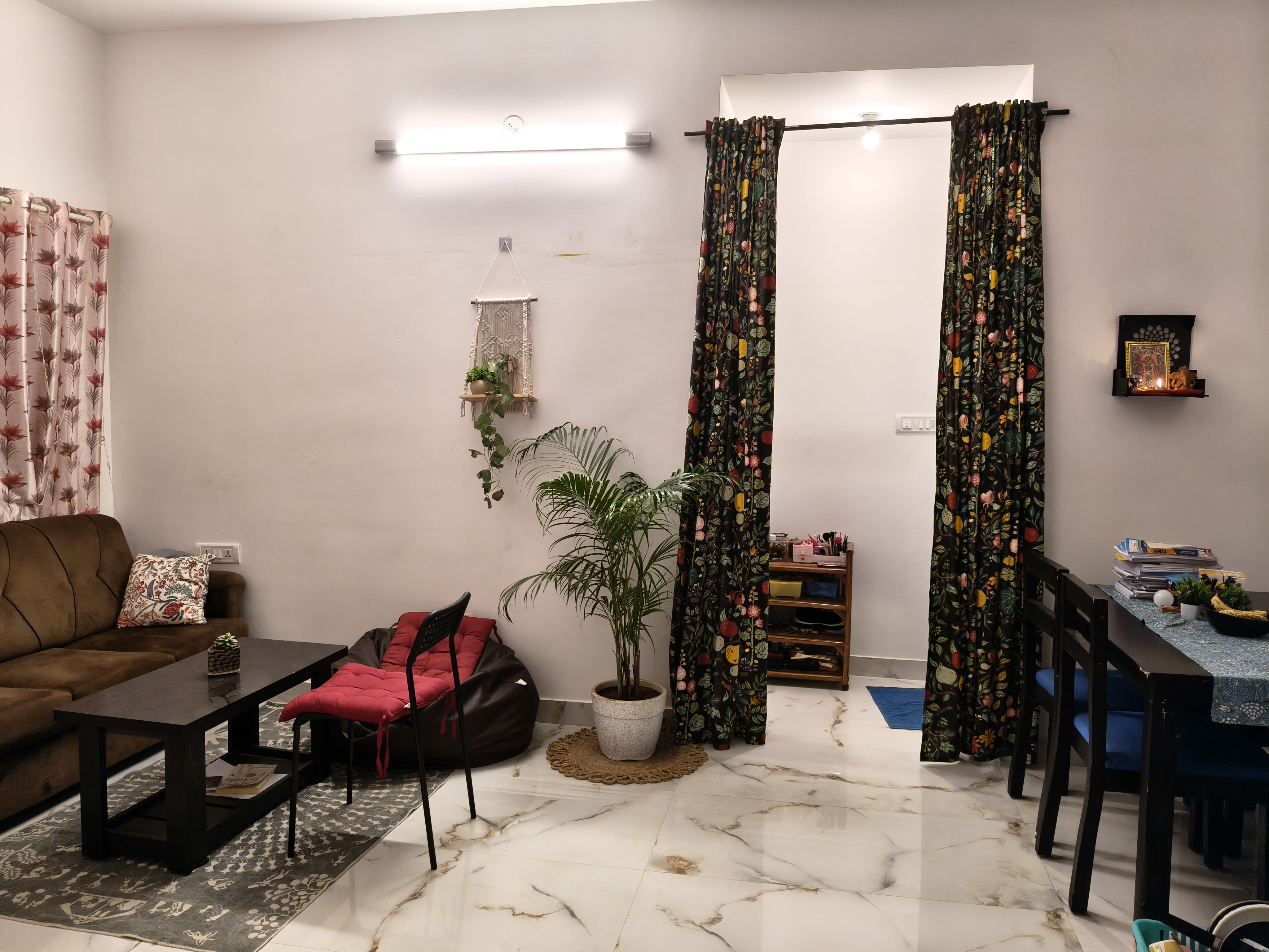 https://findmyroom-property-images-india.s3.ap-south-1.amazonaws.com/ehwzr-1759657942475-77736.jpg