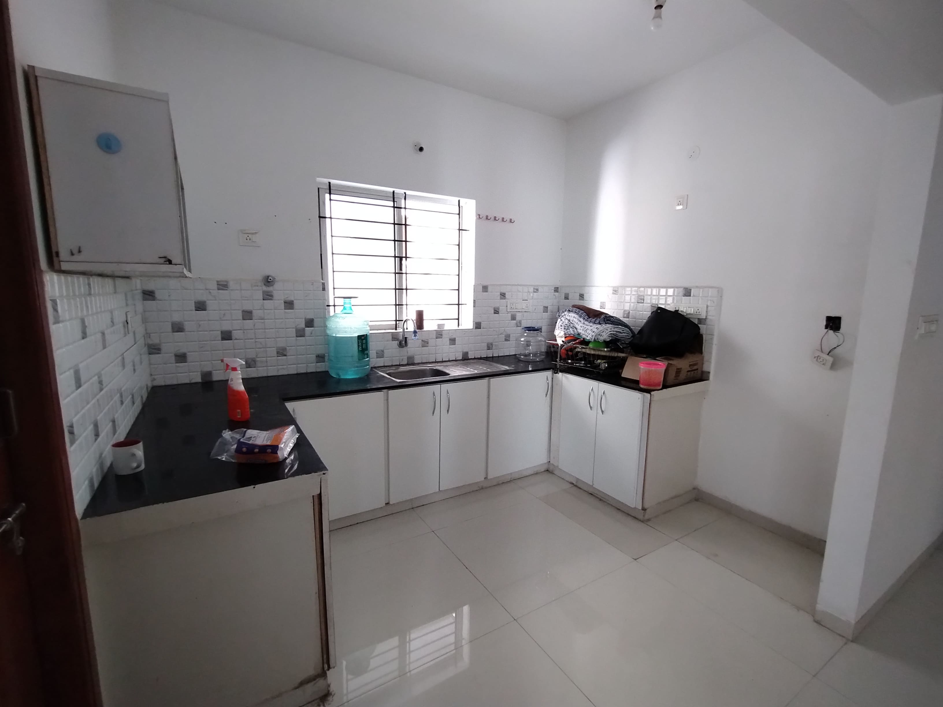 https://findmyroom-property-images-india.s3.ap-south-1.amazonaws.com/ejcms-1698946142670-06011.jpg