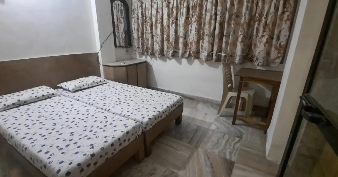 https://findmyroom-property-images-india.s3.ap-south-1.amazonaws.com/emlai-1657187741520-75214.jpg