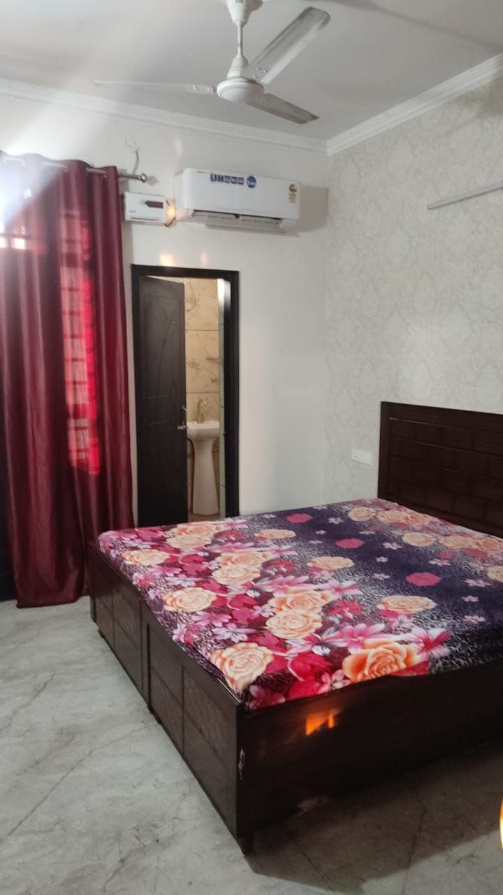 https://findmyroom-property-images-india.s3.ap-south-1.amazonaws.com/enhmz-1761122013881-26261