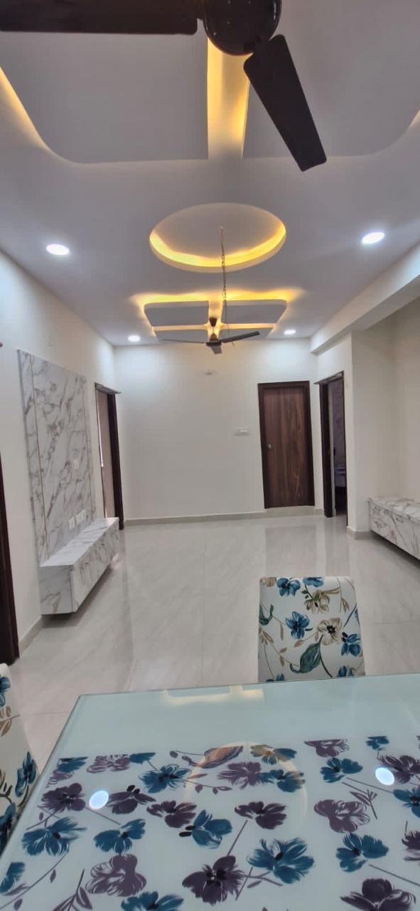 https://findmyroom-property-images-india.s3.ap-south-1.amazonaws.com/enphm-1727107985684-56227.jpeg