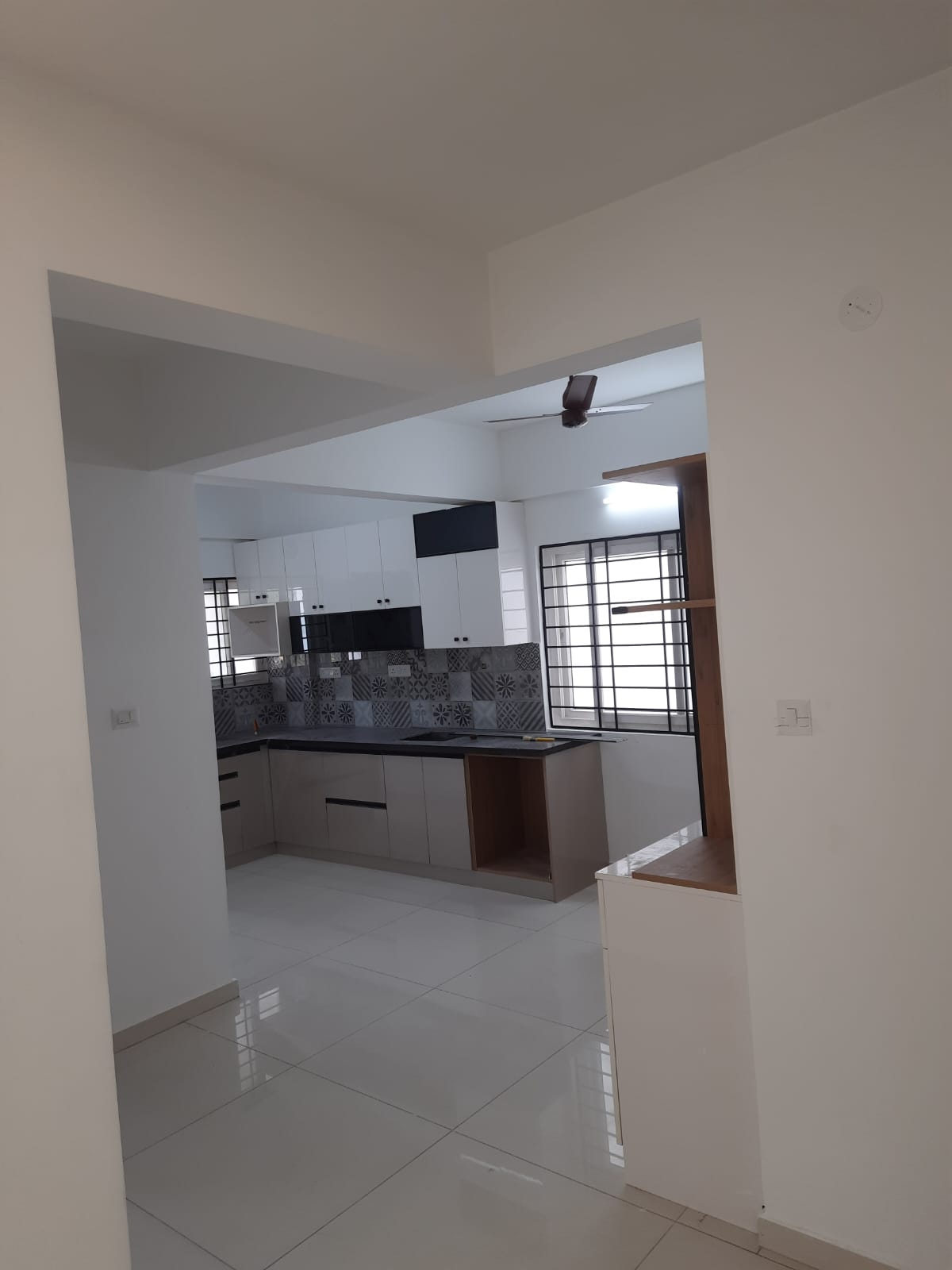 https://findmyroom-property-images-india.s3.ap-south-1.amazonaws.com/epdli-1702560843187-11138.jpg