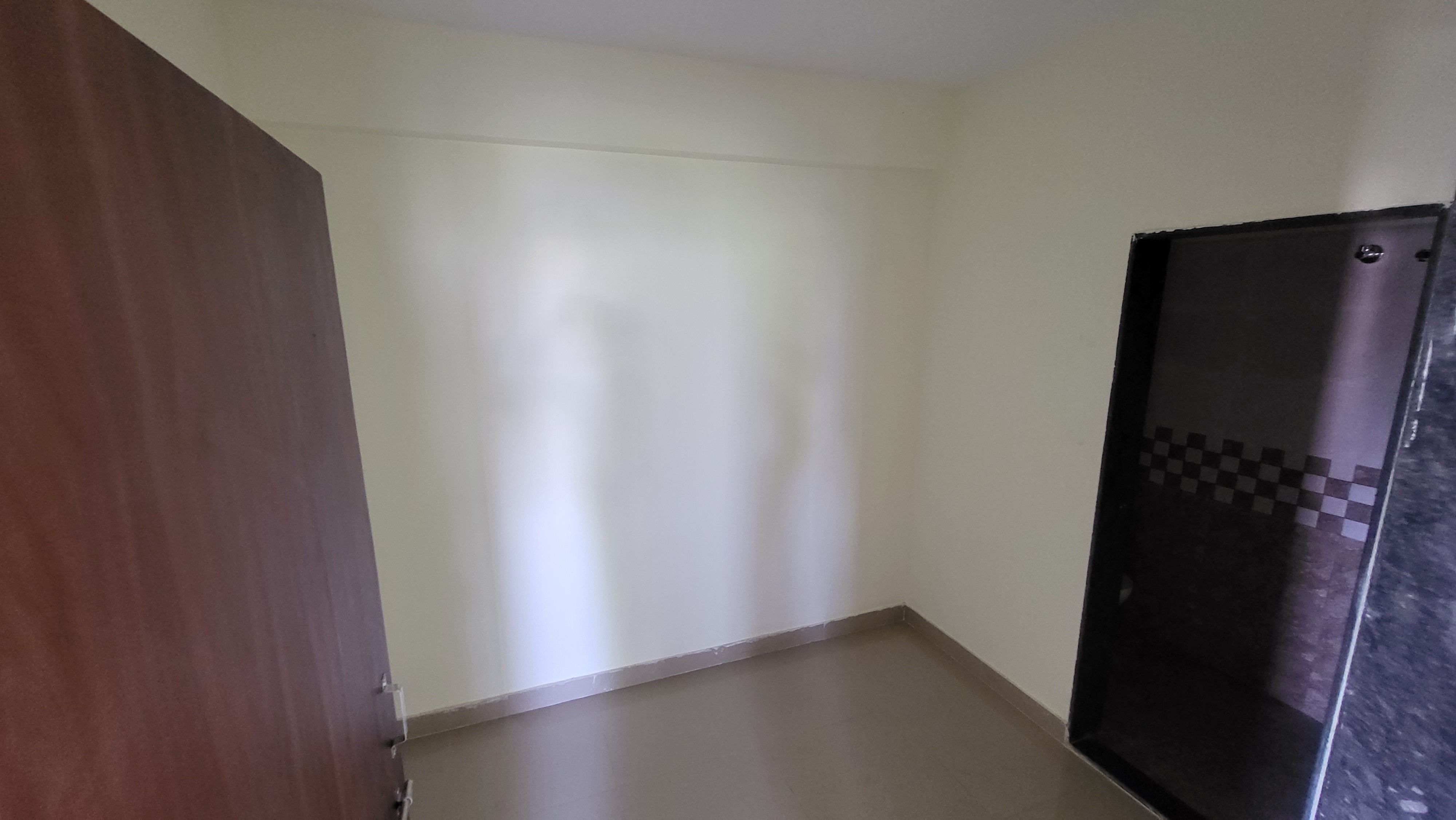 https://findmyroom-property-images-india.s3.ap-south-1.amazonaws.com/epqti-1702627096674-64243.jpg