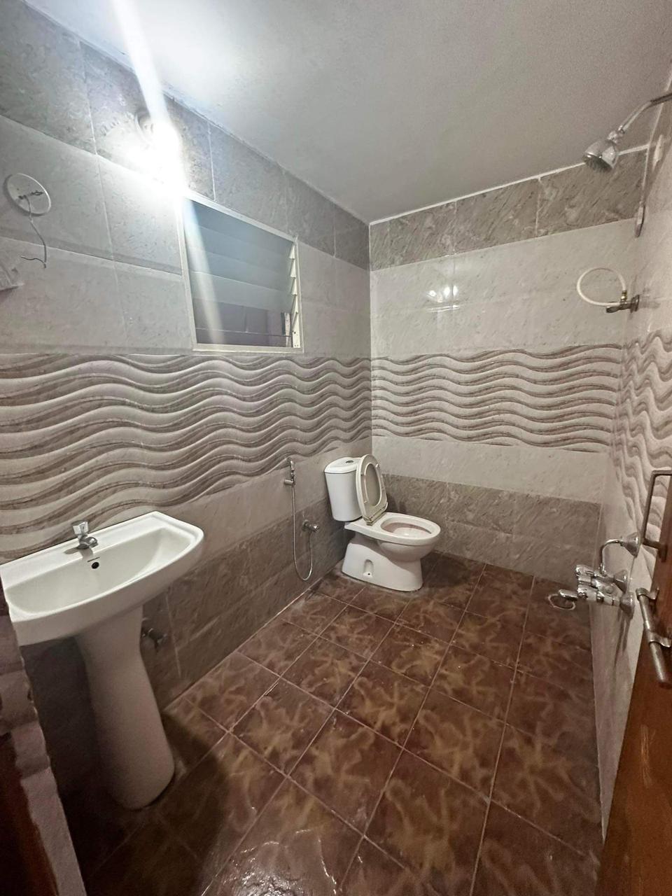 https://findmyroom-property-images-india.s3.ap-south-1.amazonaws.com/erwsl-1709038451114-44786.jpg