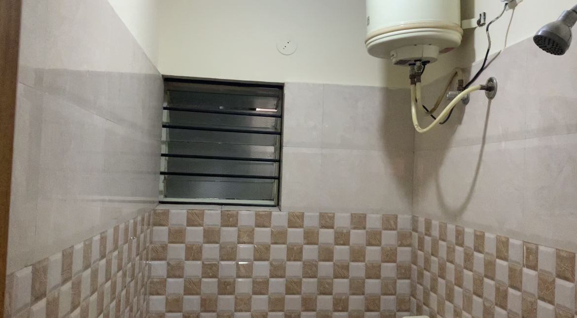 https://findmyroom-property-images-india.s3.ap-south-1.amazonaws.com/esbnz-1665759888279-58655.jpeg
