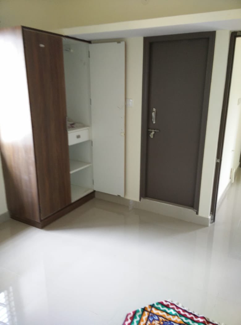 https://findmyroom-property-images-india.s3.ap-south-1.amazonaws.com/etakb-1768008027103-56781