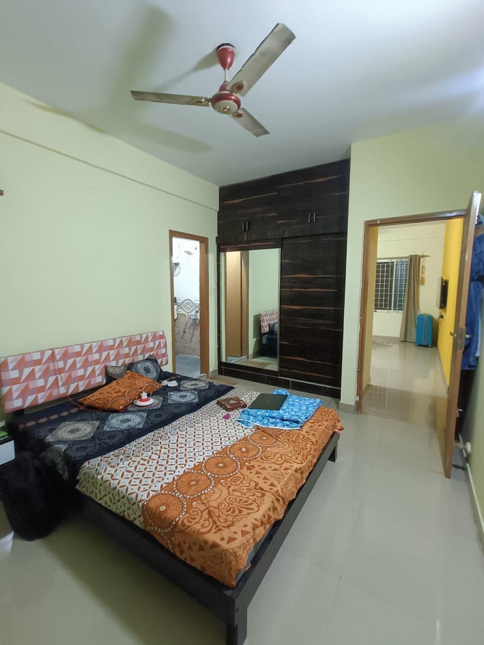 https://findmyroom-property-images-india.s3.ap-south-1.amazonaws.com/etqra-1764926499555-32854
