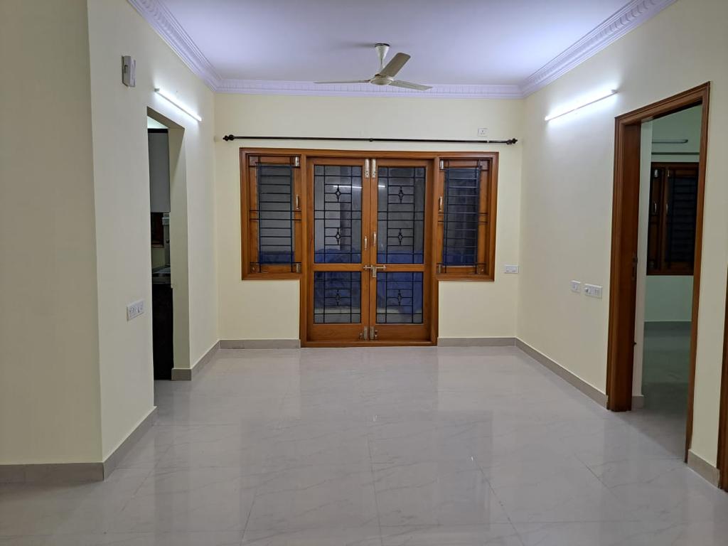 https://findmyroom-property-images-india.s3.ap-south-1.amazonaws.com/eurrm-1690722590303-48161.jpg