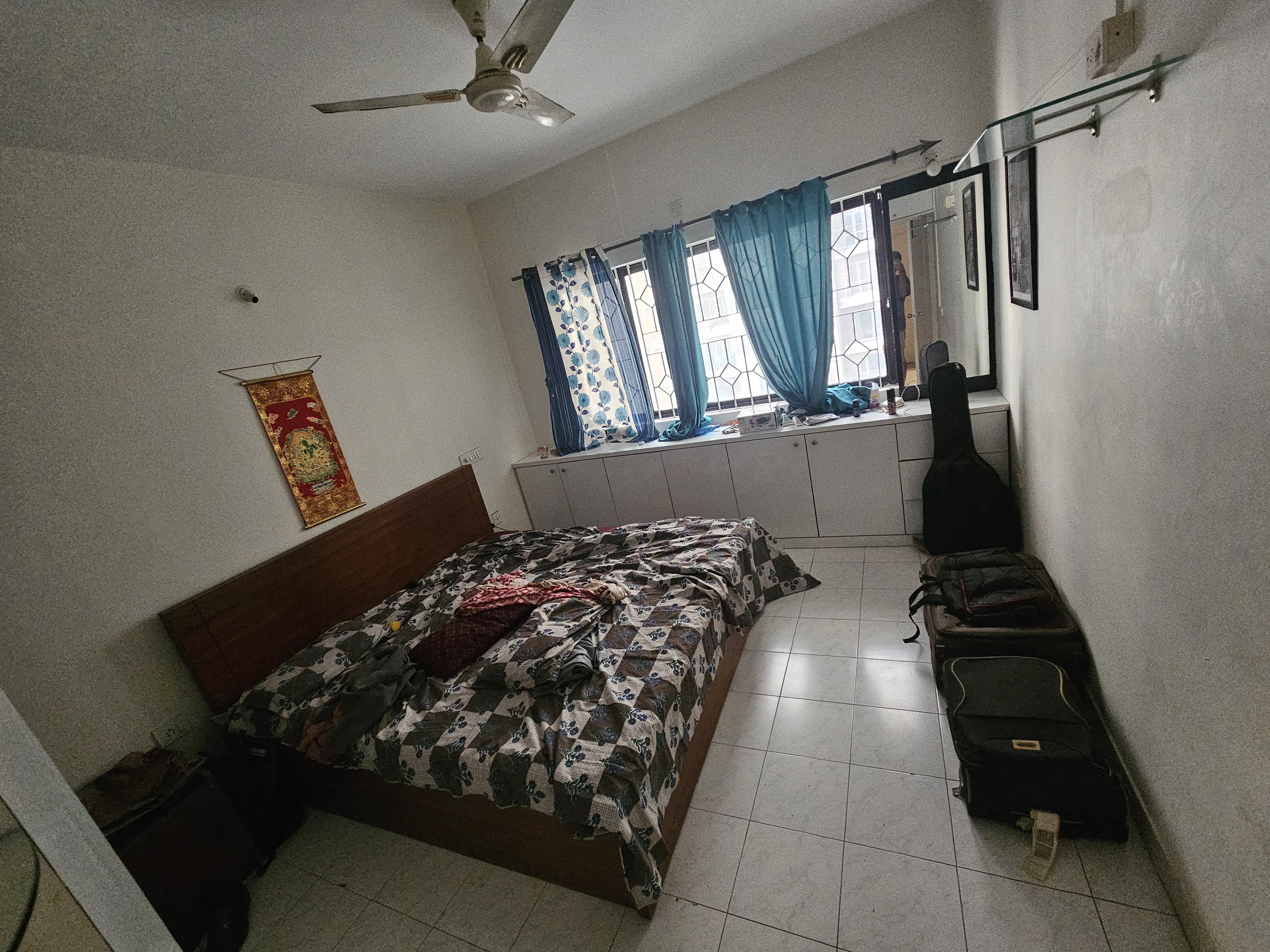 https://findmyroom-property-images-india.s3.ap-south-1.amazonaws.com/evjam-1746823139787-37572.jpg