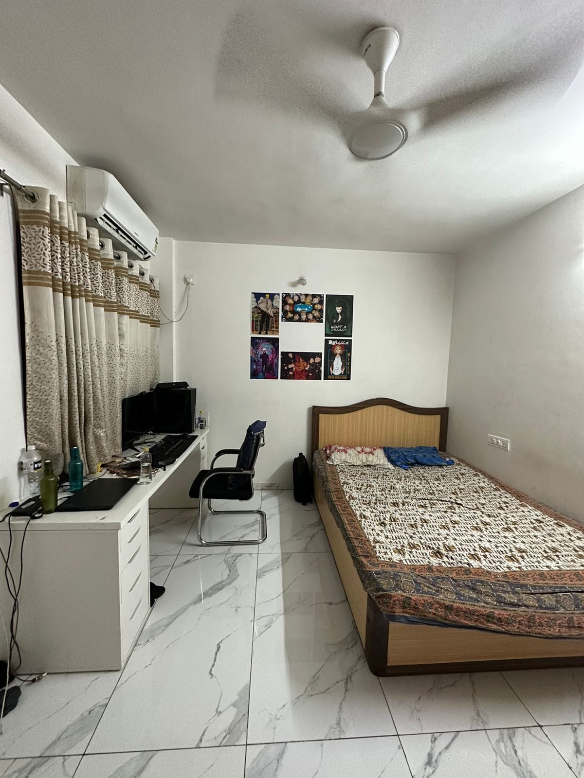 https://findmyroom-property-images-india.s3.ap-south-1.amazonaws.com/ewgws-1705298478619-13705.jpg