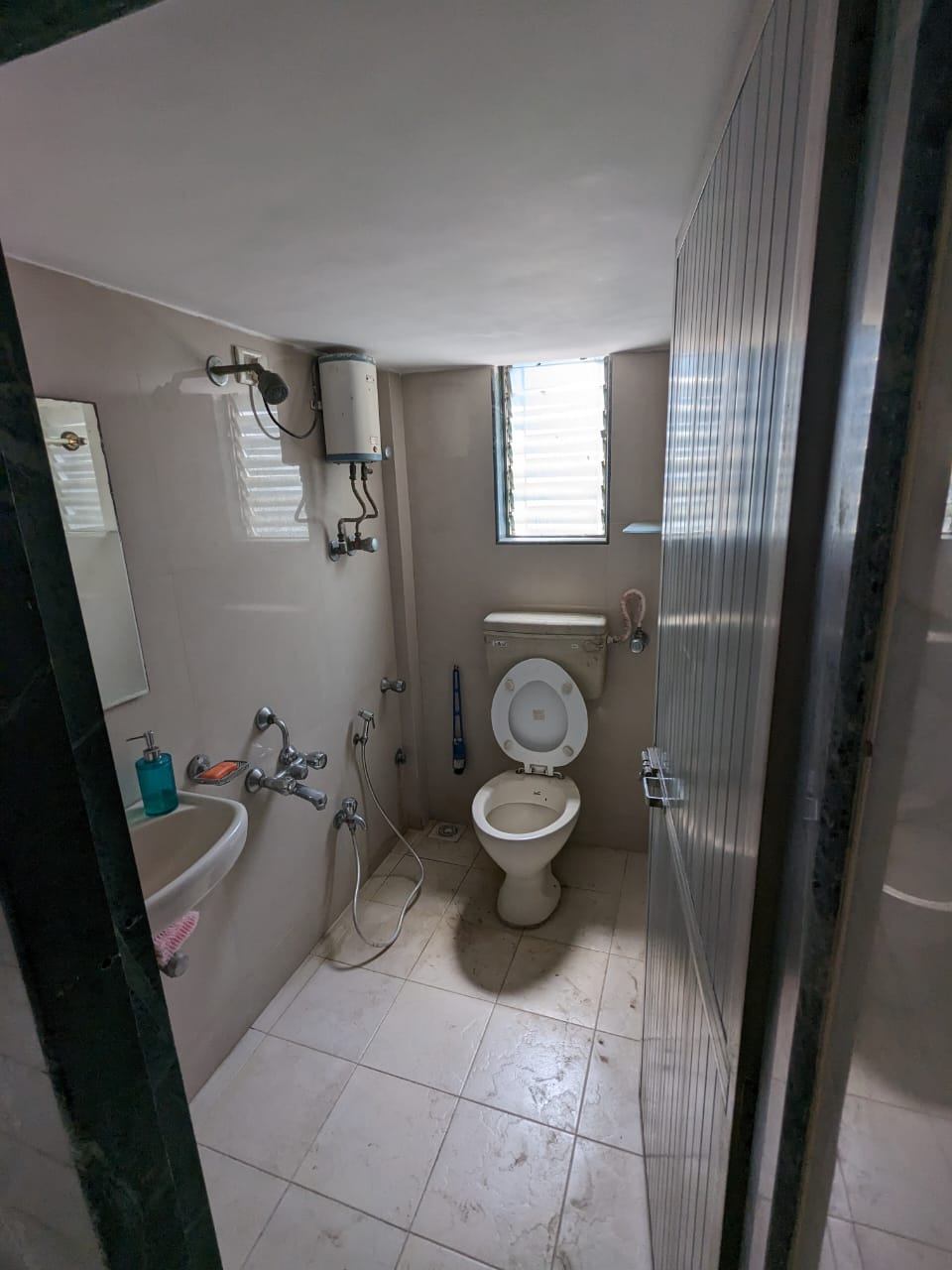 https://findmyroom-property-images-india.s3.ap-south-1.amazonaws.com/fabyz-1760286155860-01304