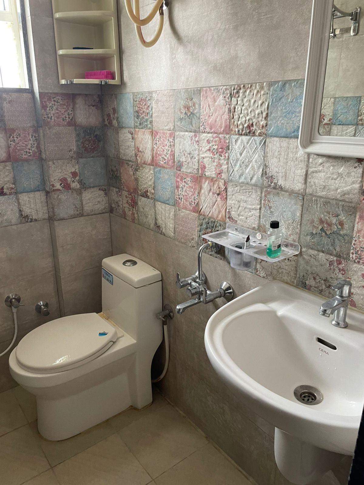 https://findmyroom-property-images-india.s3.ap-south-1.amazonaws.com/fdfbm-1688973536213-24413.jpeg