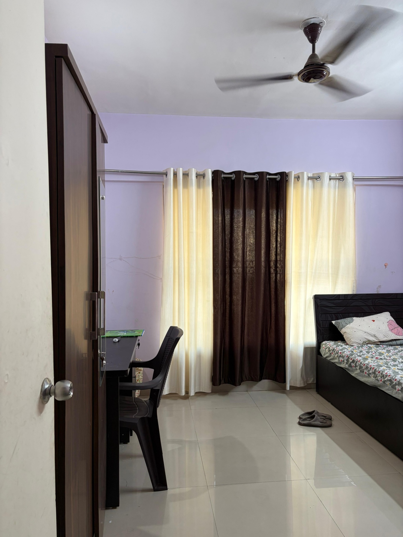 https://findmyroom-property-images-india.s3.ap-south-1.amazonaws.com/fdrwf-1769594808958-22226