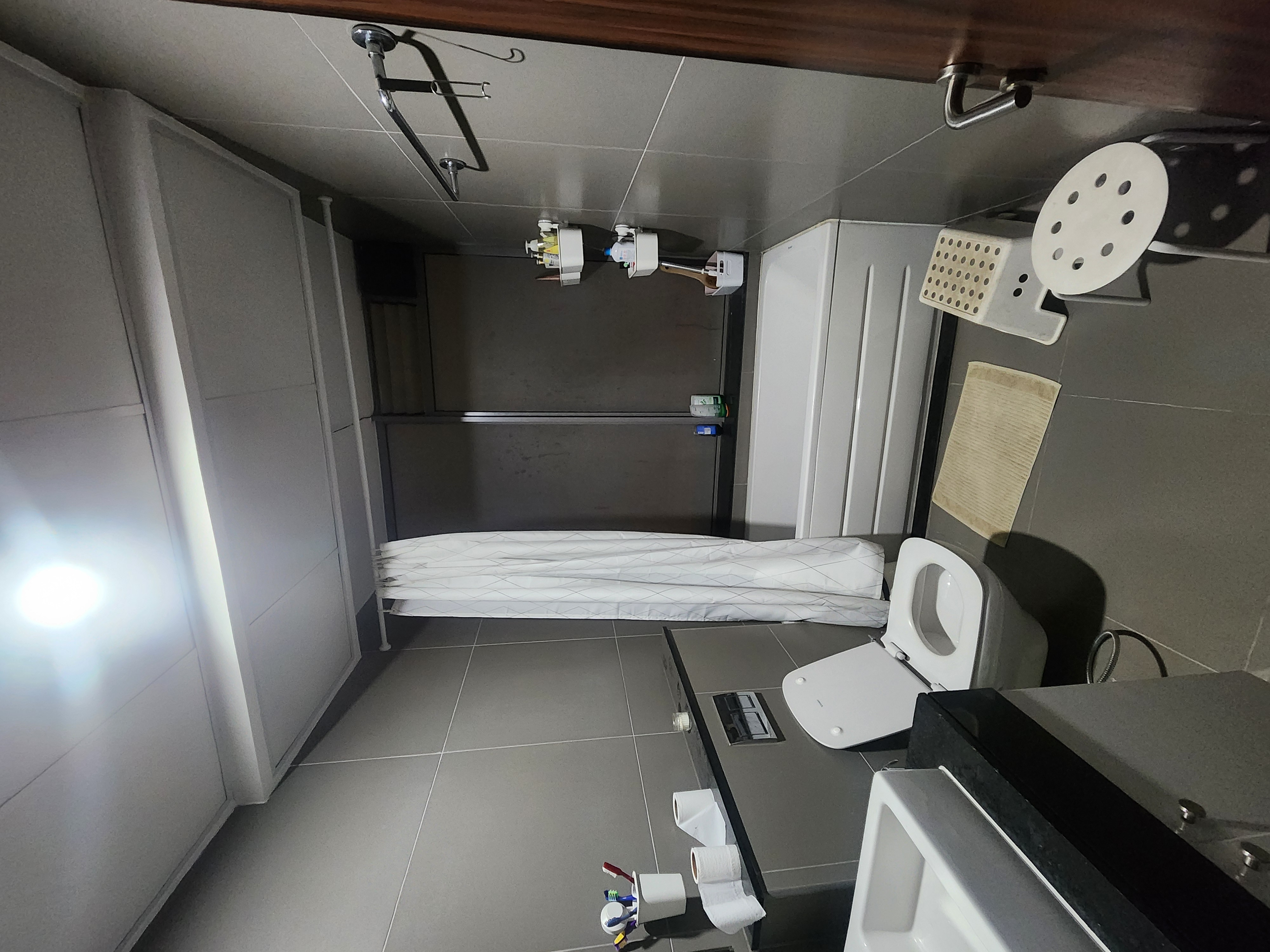 https://findmyroom-property-images-india.s3.ap-south-1.amazonaws.com/fepow-1734887483607-13554.jpg