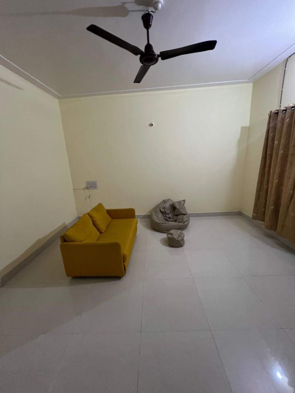 https://findmyroom-property-images-india.s3.ap-south-1.amazonaws.com/feppq-1760550226275-85401