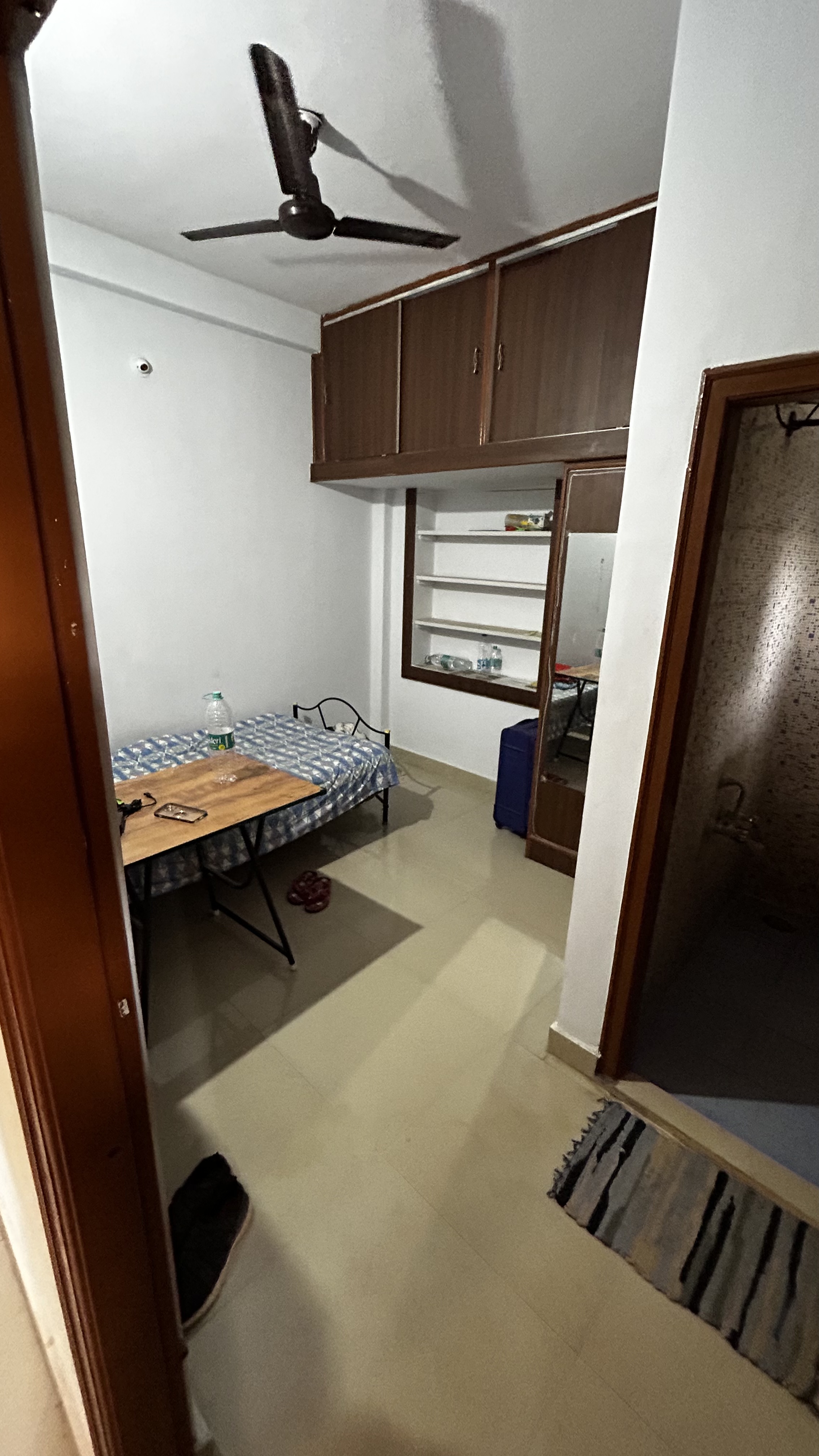 https://findmyroom-property-images-india.s3.ap-south-1.amazonaws.com/ffhqi-1688980673171-05285.jpeg