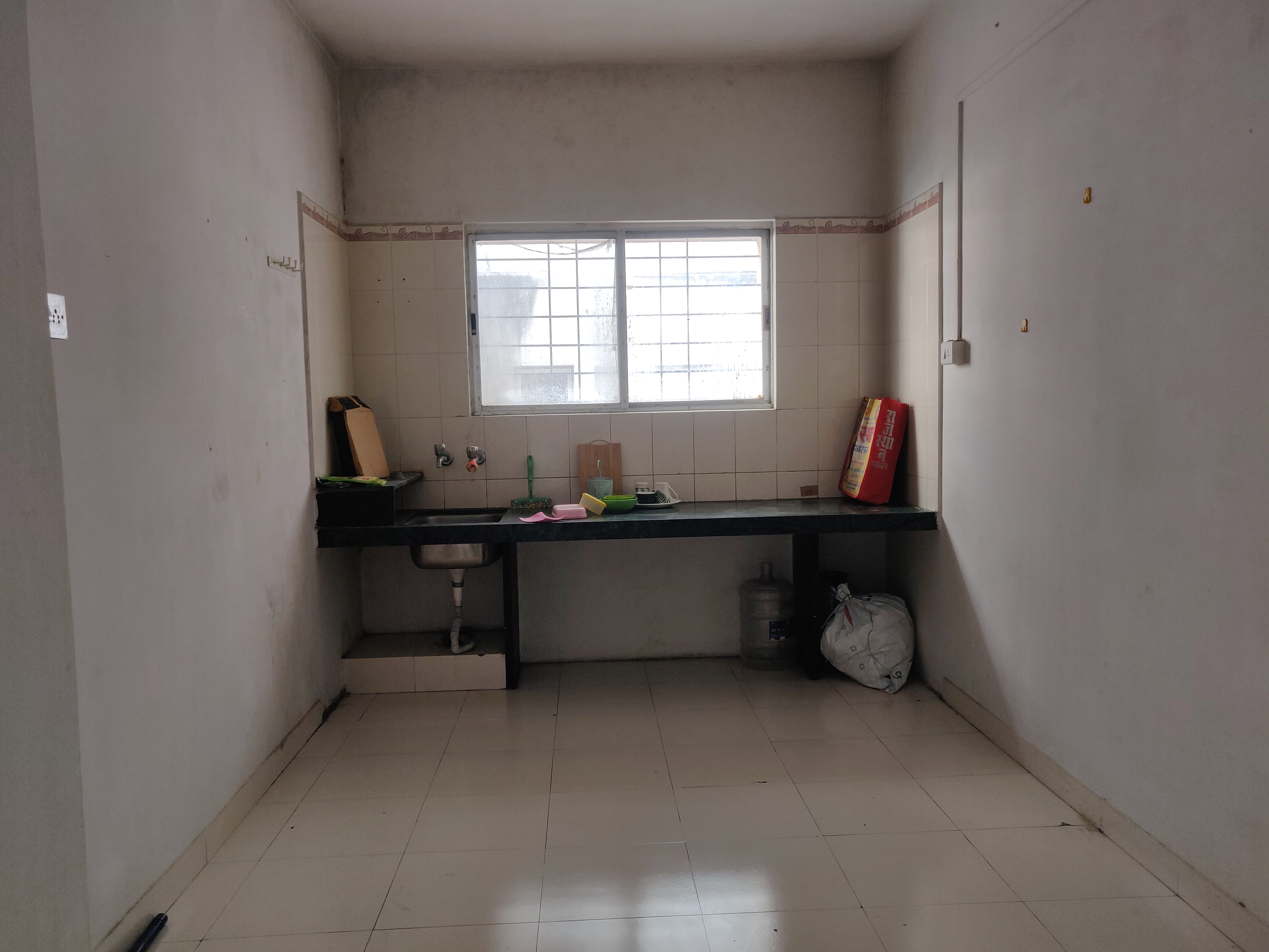 https://findmyroom-property-images-india.s3.ap-south-1.amazonaws.com/fjdwa-1645343573389-87361.jpg