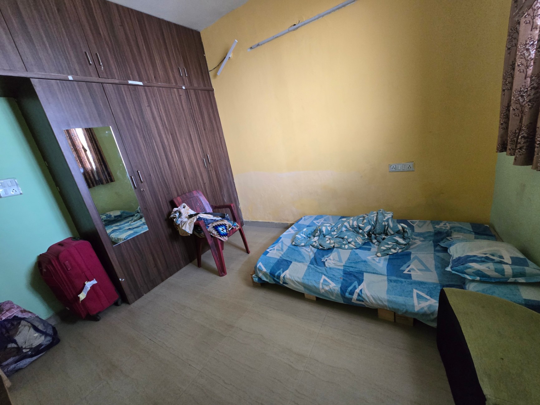 https://findmyroom-property-images-india.s3.ap-south-1.amazonaws.com/fkfzb-1769497215985-73278