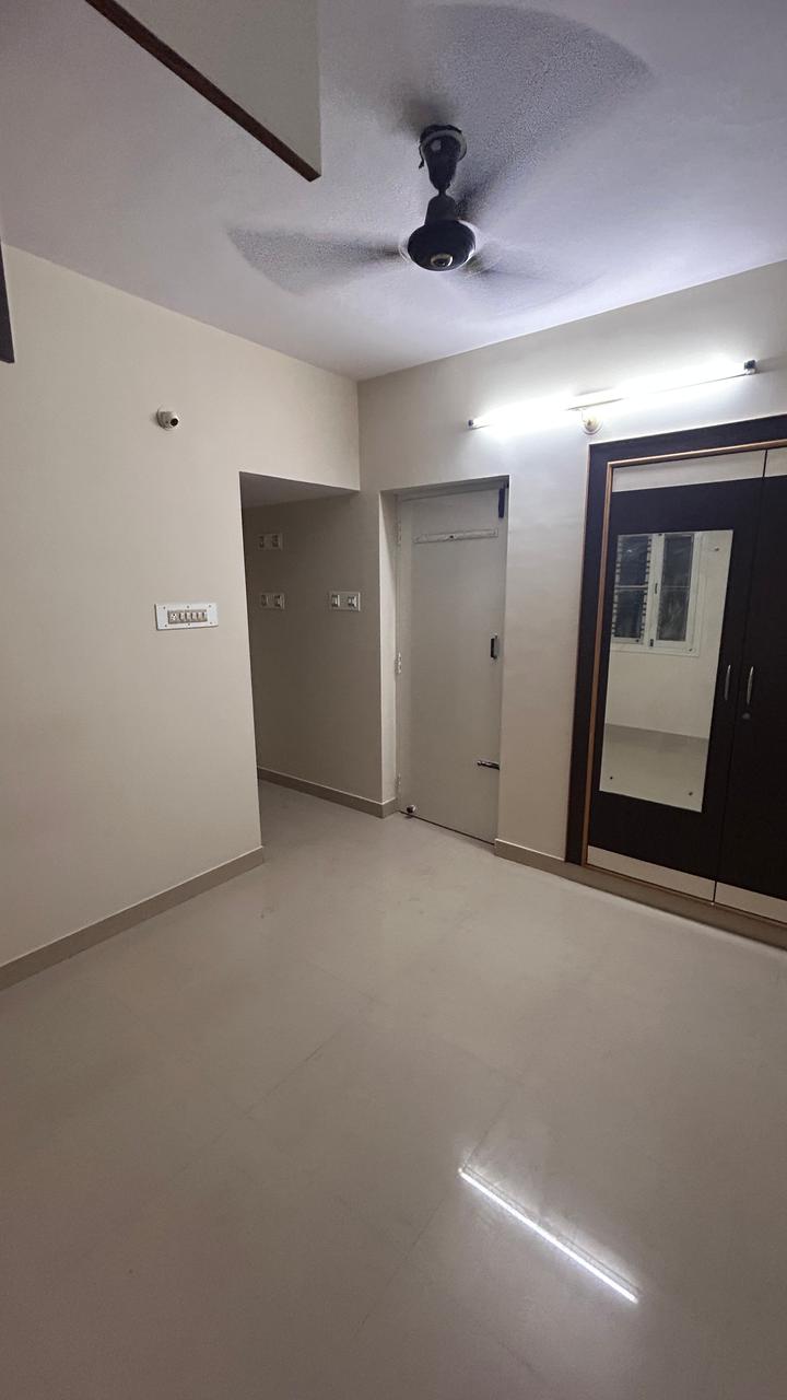 https://findmyroom-property-images-india.s3.ap-south-1.amazonaws.com/flcto-1746648155729-50255.jpg