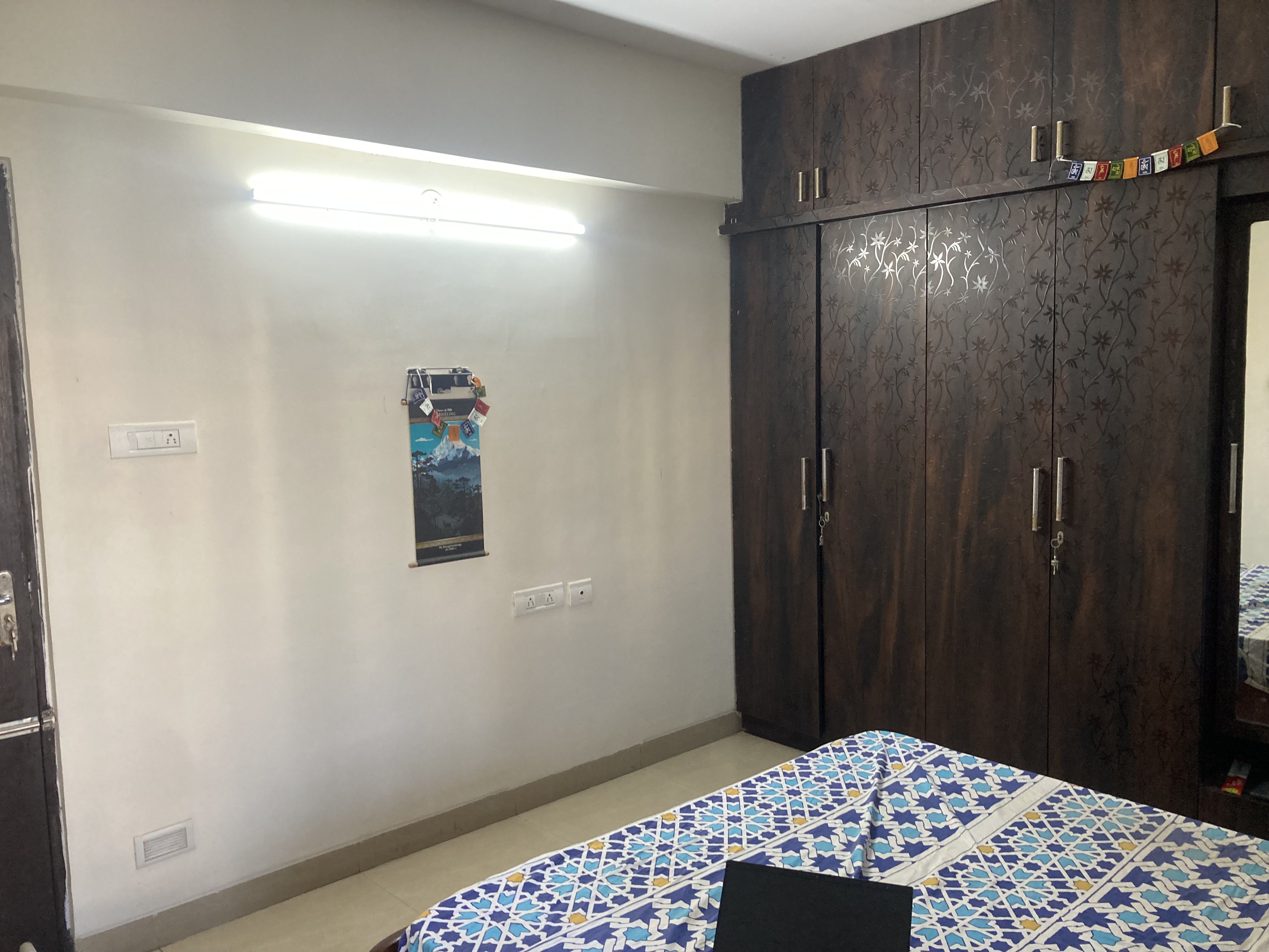 https://findmyroom-property-images-india.s3.ap-south-1.amazonaws.com/fmuyh-1742656530525-43325.jpeg