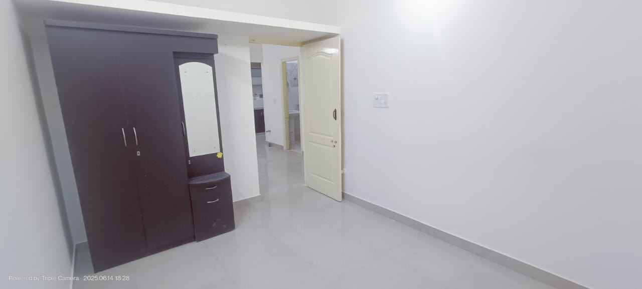 https://findmyroom-property-images-india.s3.ap-south-1.amazonaws.com/fpodb-1749965751406-82301.jpeg