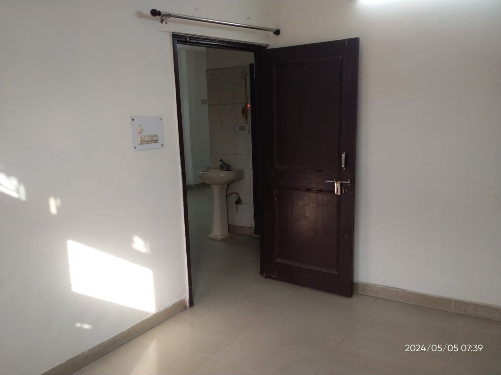 https://findmyroom-property-images-india.s3.ap-south-1.amazonaws.com/fujqs-1769108915007-47574