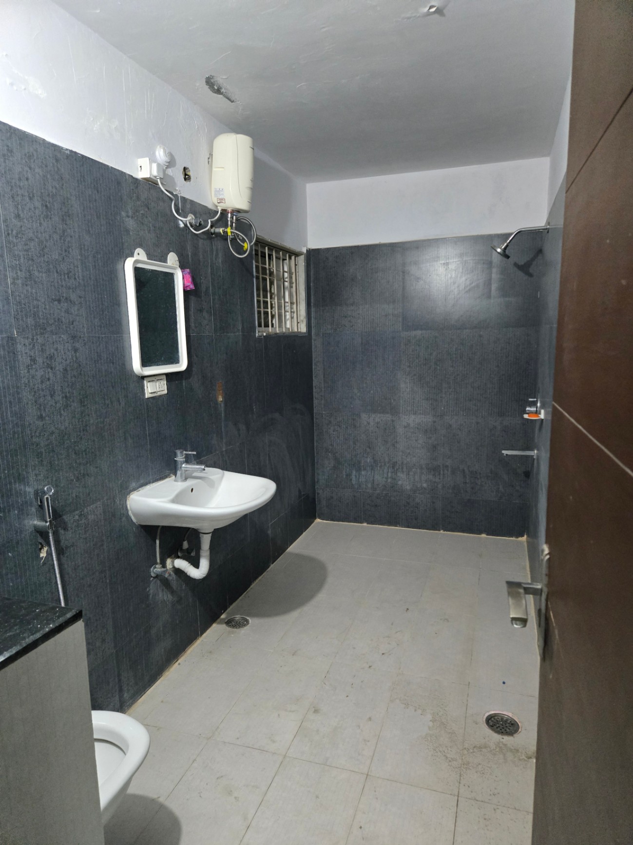 https://findmyroom-property-images-india.s3.ap-south-1.amazonaws.com/fwzkf-1773399124653-36017