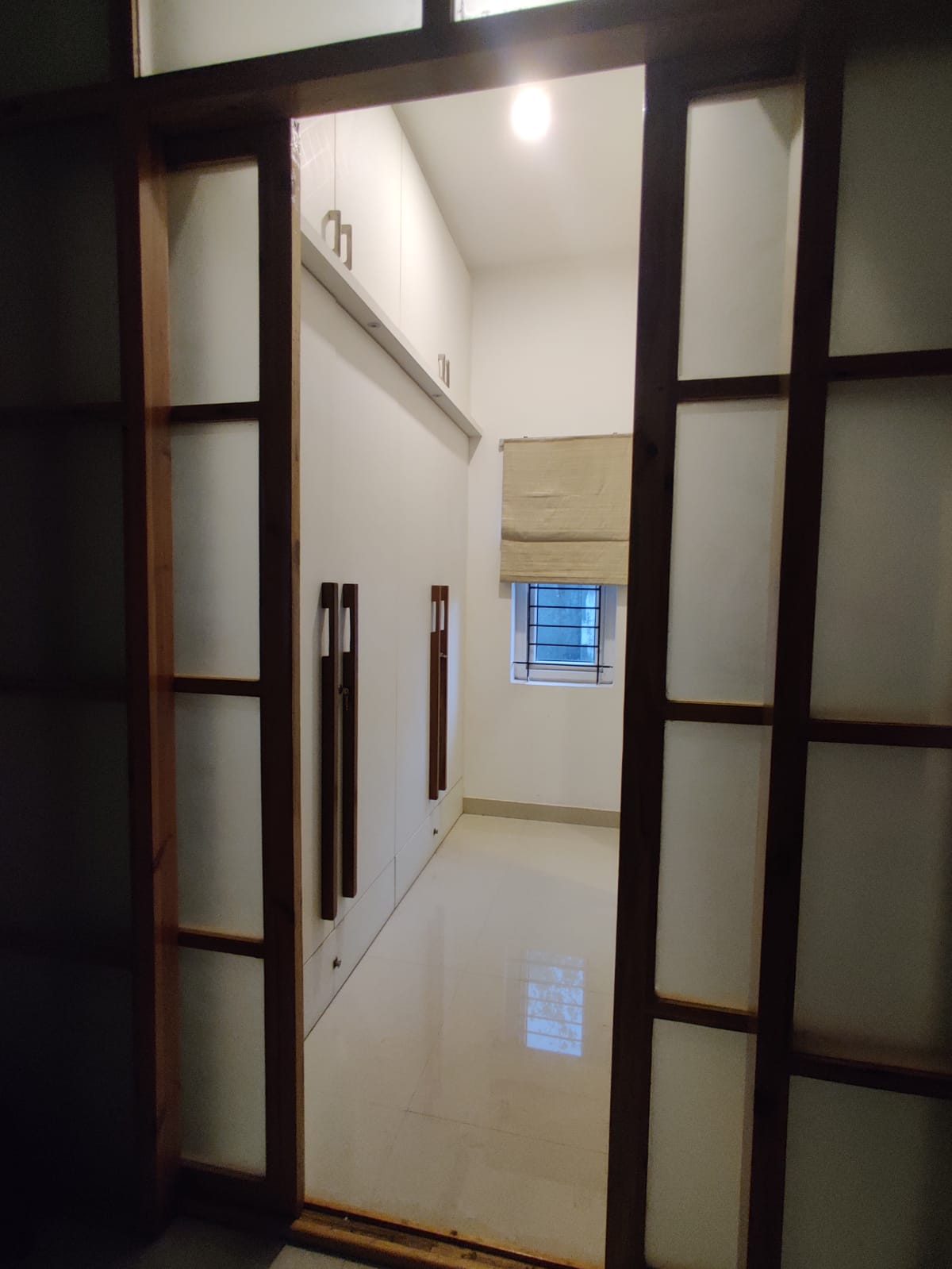 https://findmyroom-property-images-india.s3.ap-south-1.amazonaws.com/fzlin-1695465903858-25404.jpg
