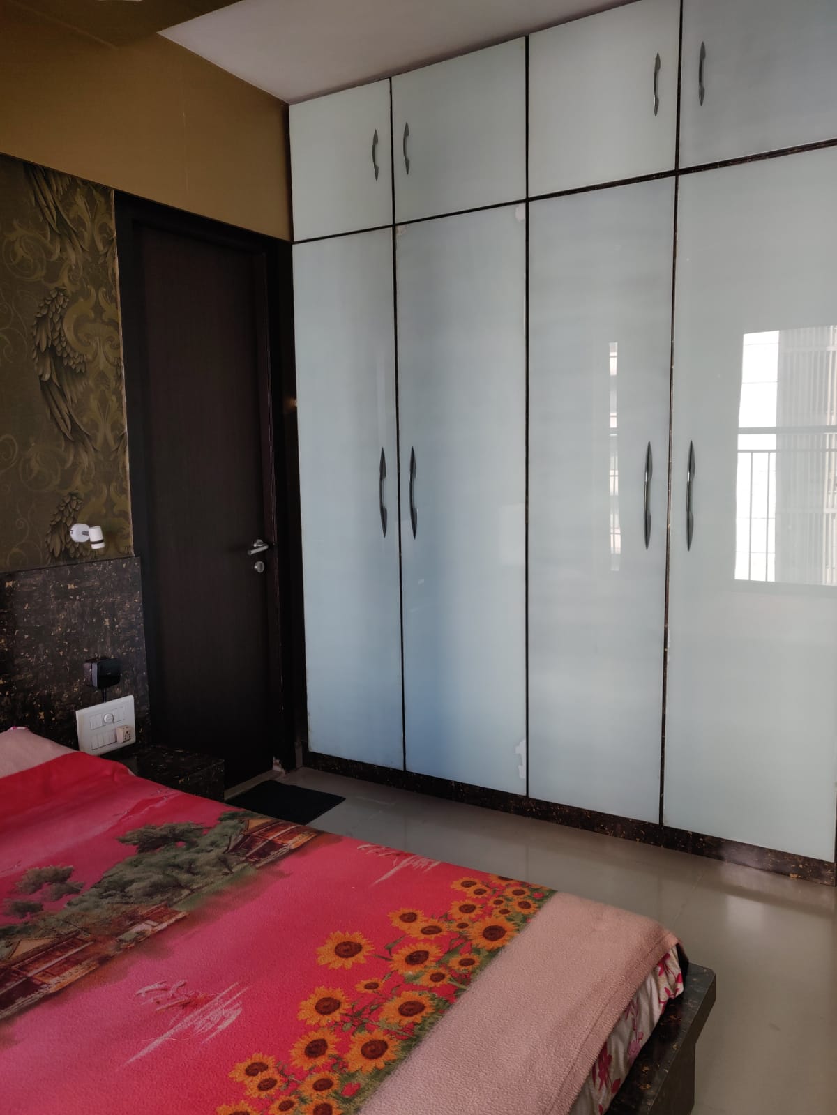 https://findmyroom-property-images-india.s3.ap-south-1.amazonaws.com/gevwf-1744999879653-08158.jpeg