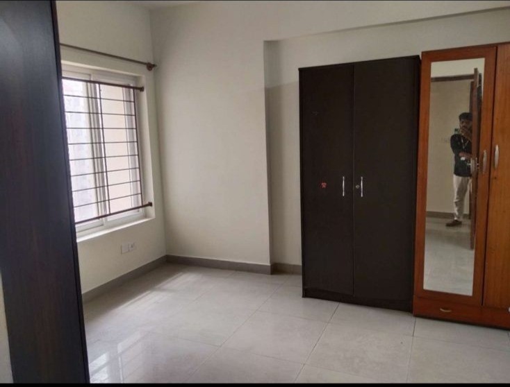https://findmyroom-property-images-india.s3.ap-south-1.amazonaws.com/geyji-1764151941990-36003