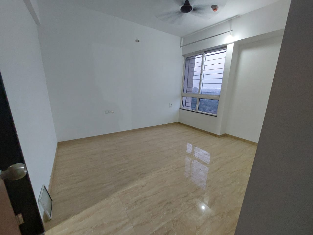 https://findmyroom-property-images-india.s3.ap-south-1.amazonaws.com/gimge-1745425423593-67826.jpg